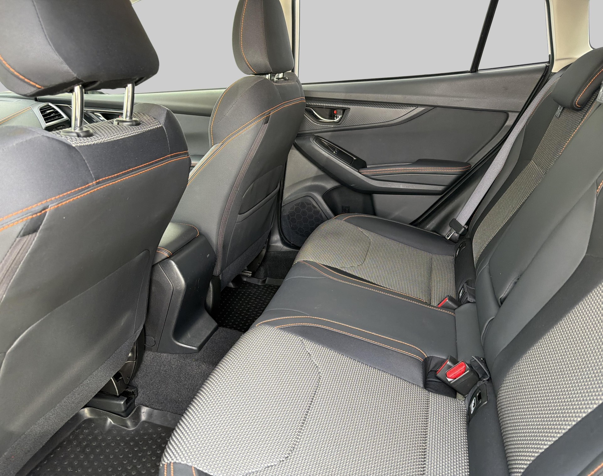SUBARU XV 2.0i e-Boxer Swiss Plus-image-9