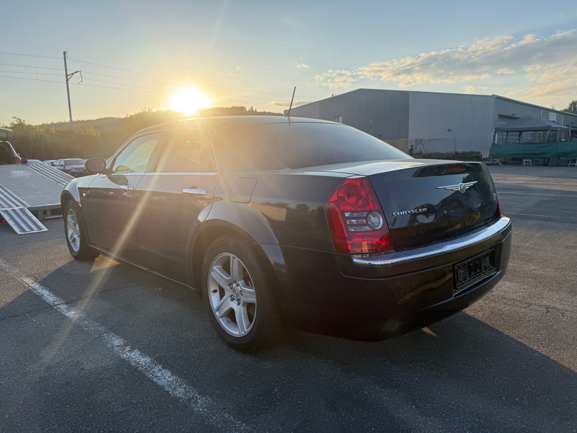 CHRYSLER 300C-image-3