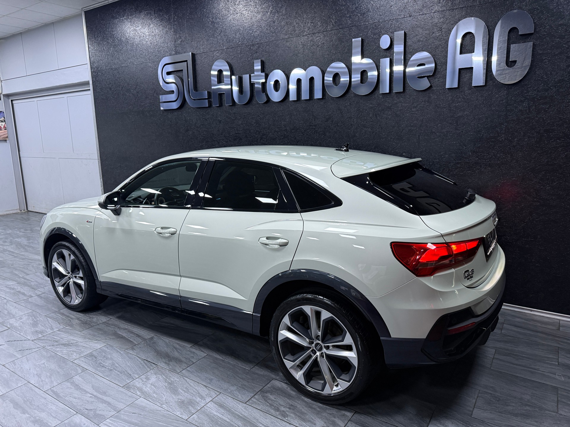 AUDI Q3 Sportback 35 TFSI S line S-tronic-image-5