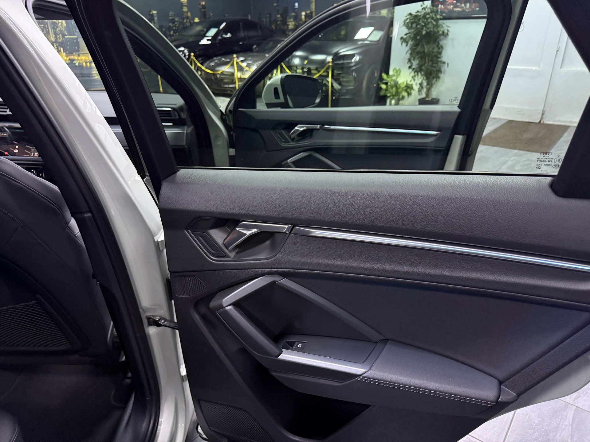 AUDI Q3 Sportback 35 TFSI S line S-tronic-image-15