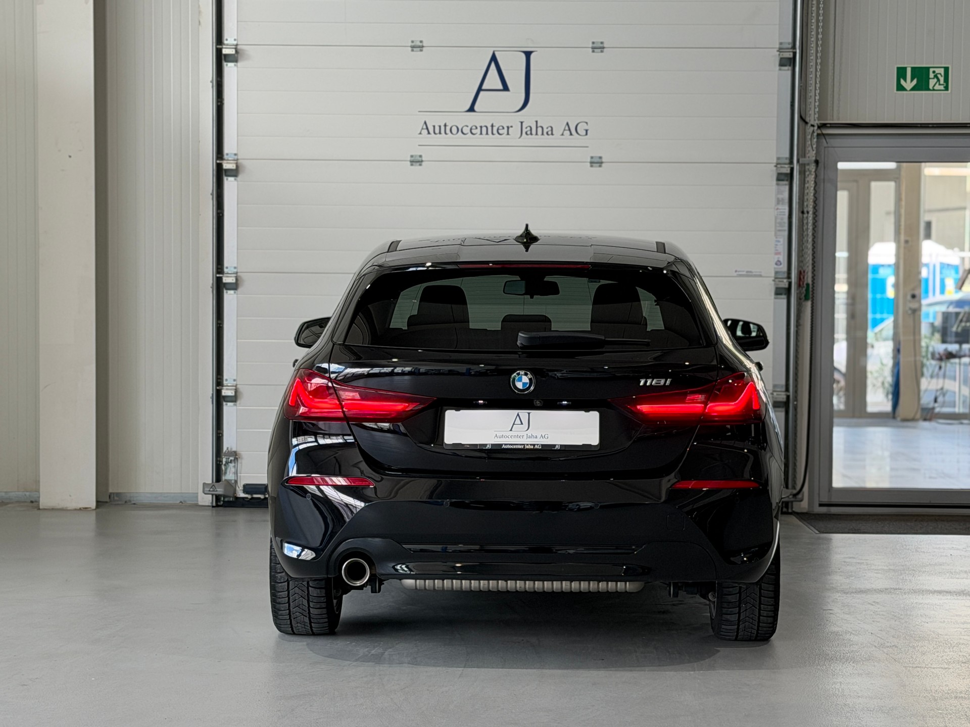 BMW 118i Steptronic (CH) inkl. BMW Vollgarantie-image-18