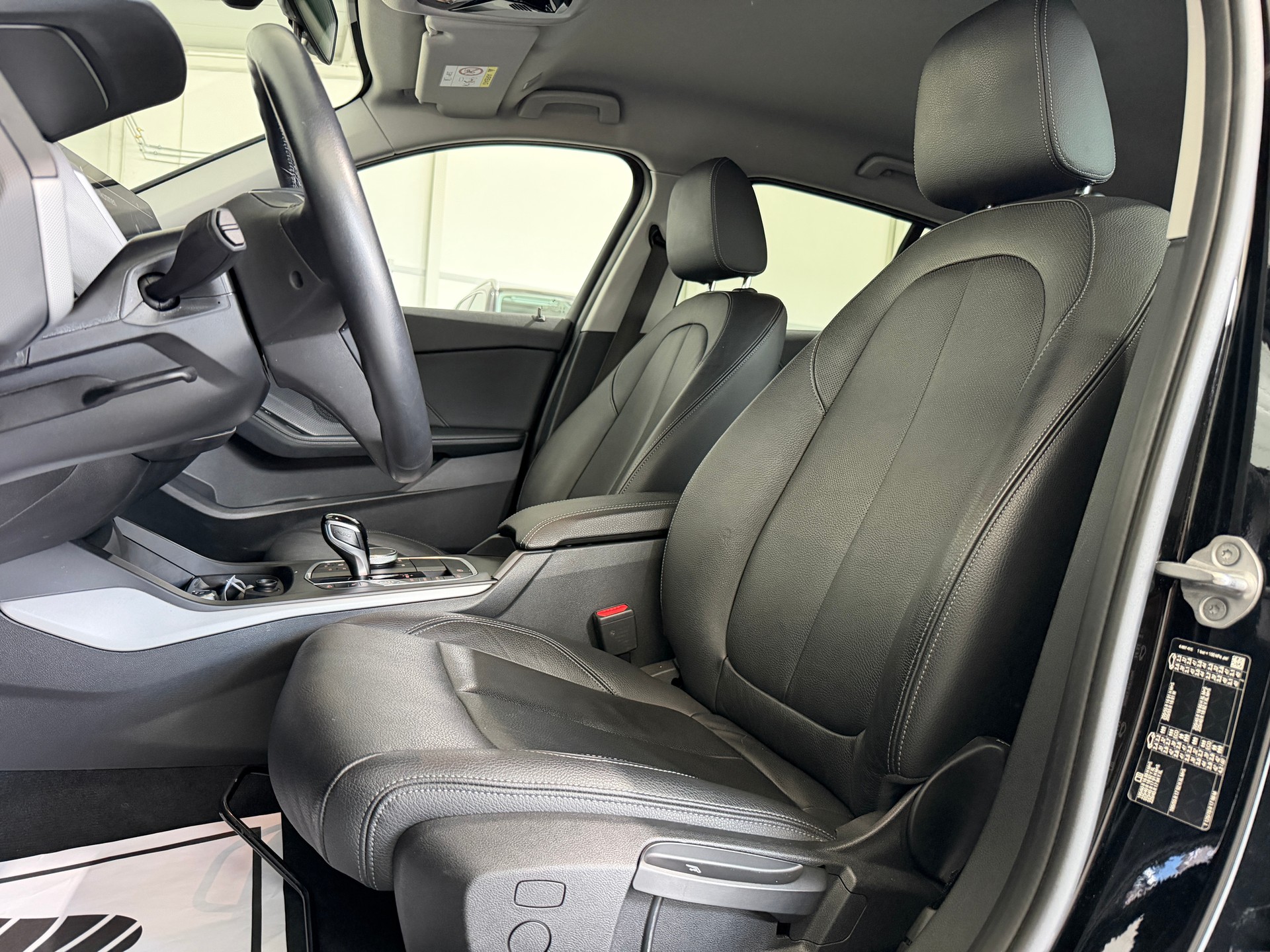 BMW 118i Steptronic (CH) inkl. BMW Vollgarantie-image-16