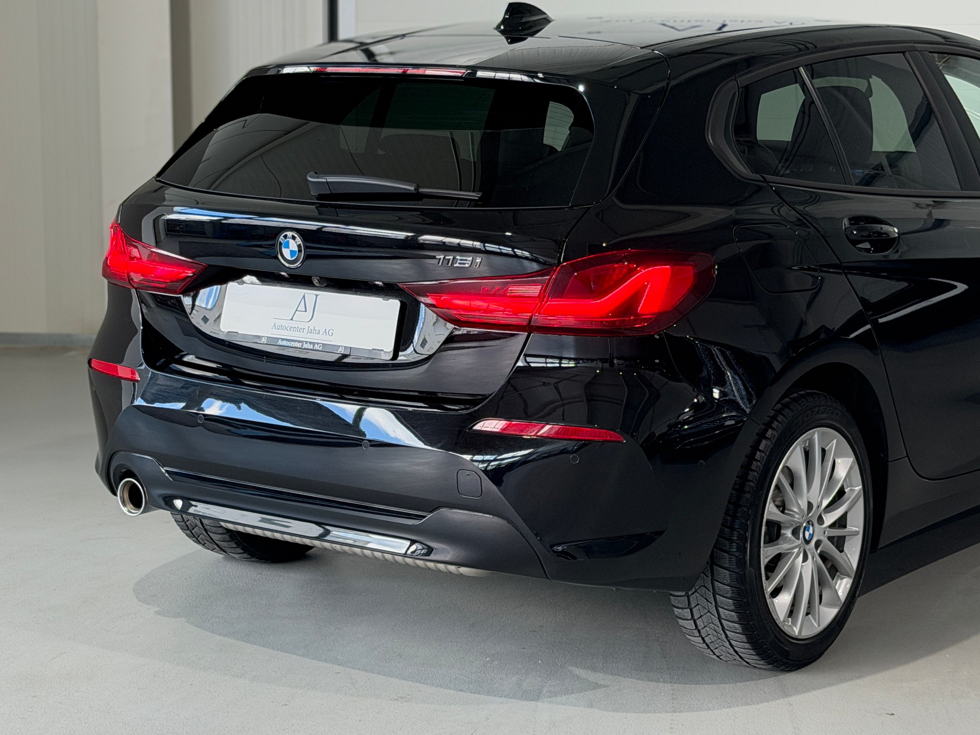 BMW 118i Steptronic (CH) inkl. BMW Vollgarantie-image-5