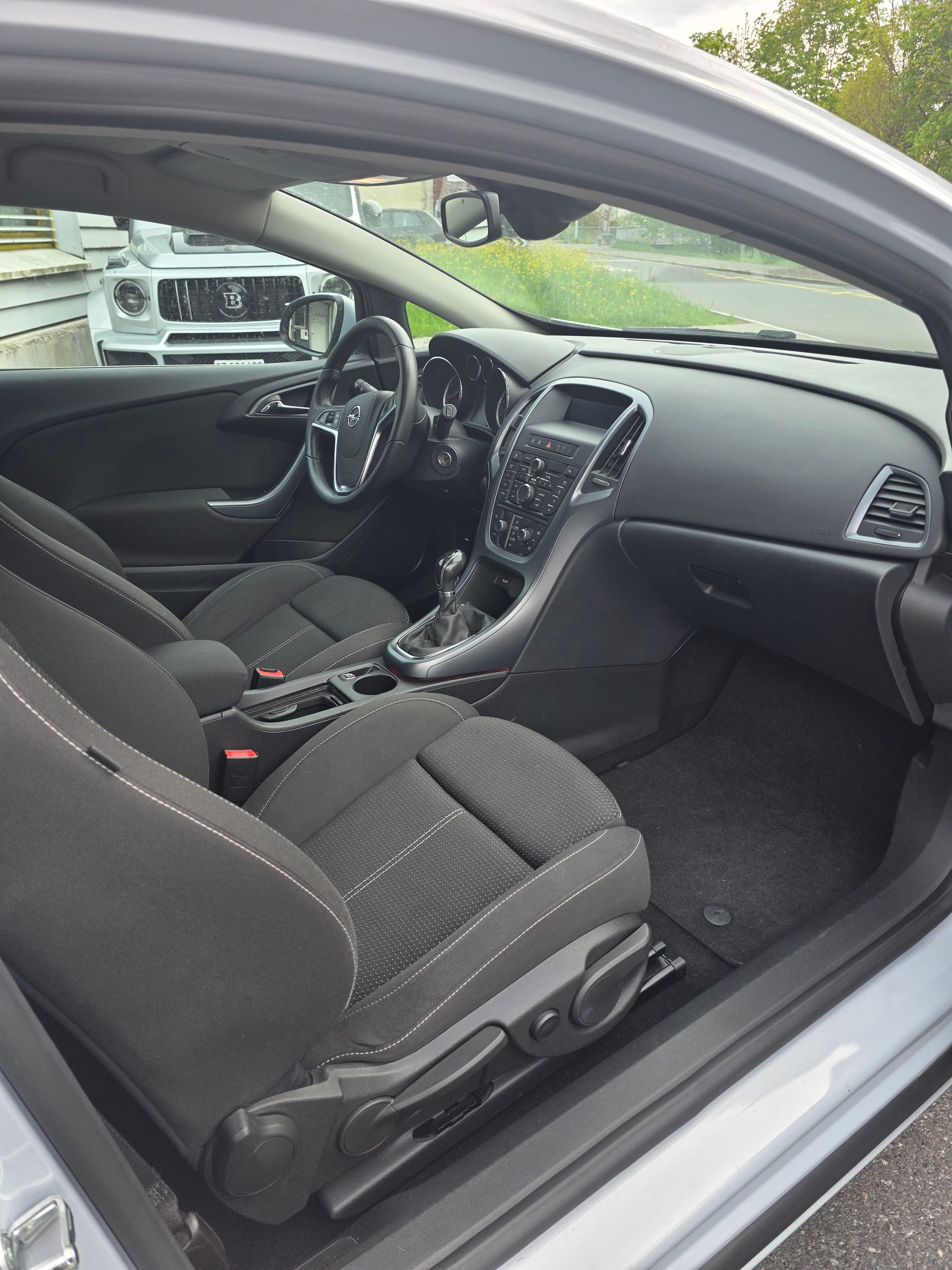 OPEL Astra GTC 1.4i 16V Turbo Enjoy / Frisch ab MFK-image-7