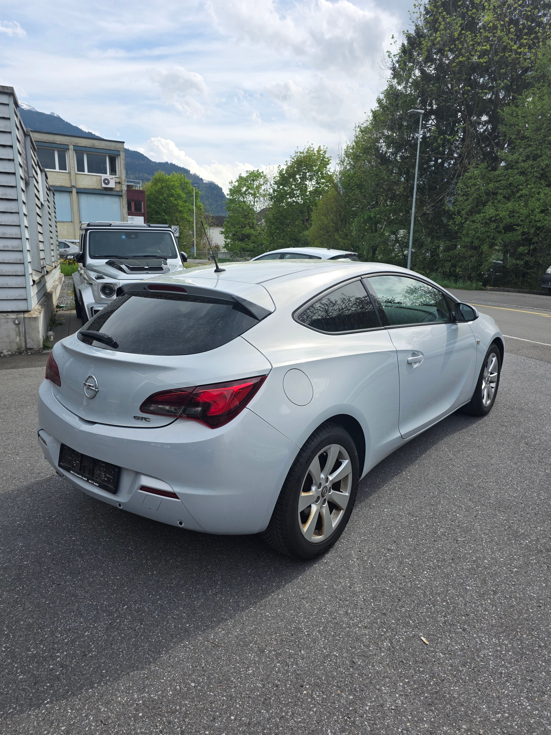 OPEL Astra GTC 1.4i 16V Turbo Enjoy / Frisch ab MFK-image-4