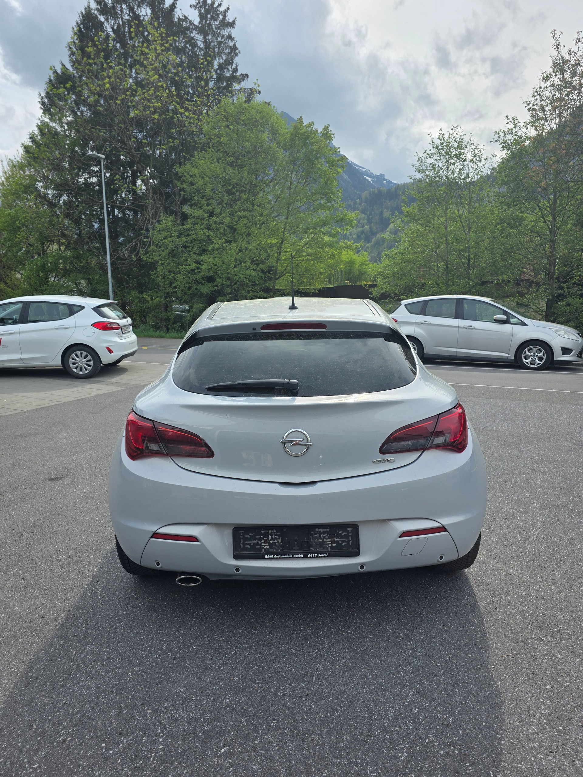 OPEL Astra GTC 1.4i 16V Turbo Enjoy / Frisch ab MFK-image-3