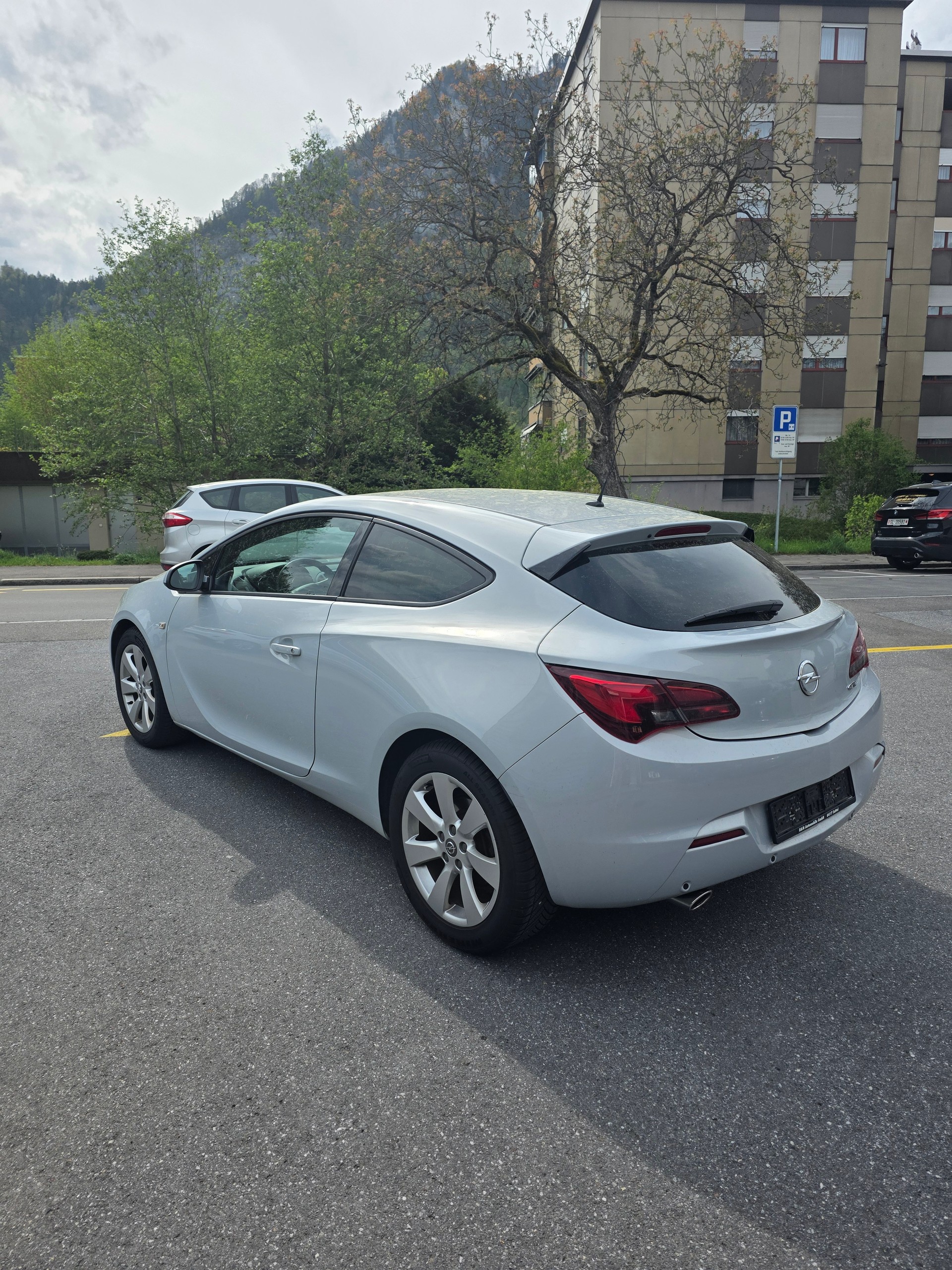 OPEL Astra GTC 1.4i 16V Turbo Enjoy / Frisch ab MFK-image-2