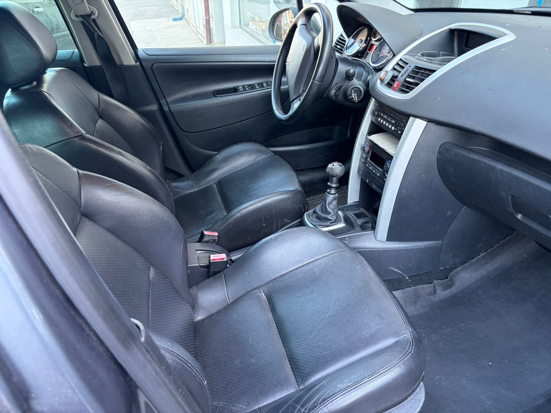 PEUGEOT 207 SW 1.6 HDI Sport-image-4
