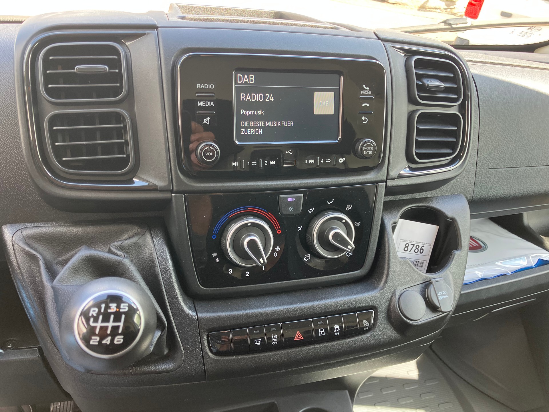 FIAT Ducato 35 L2H1 Swiss Edition-image-10