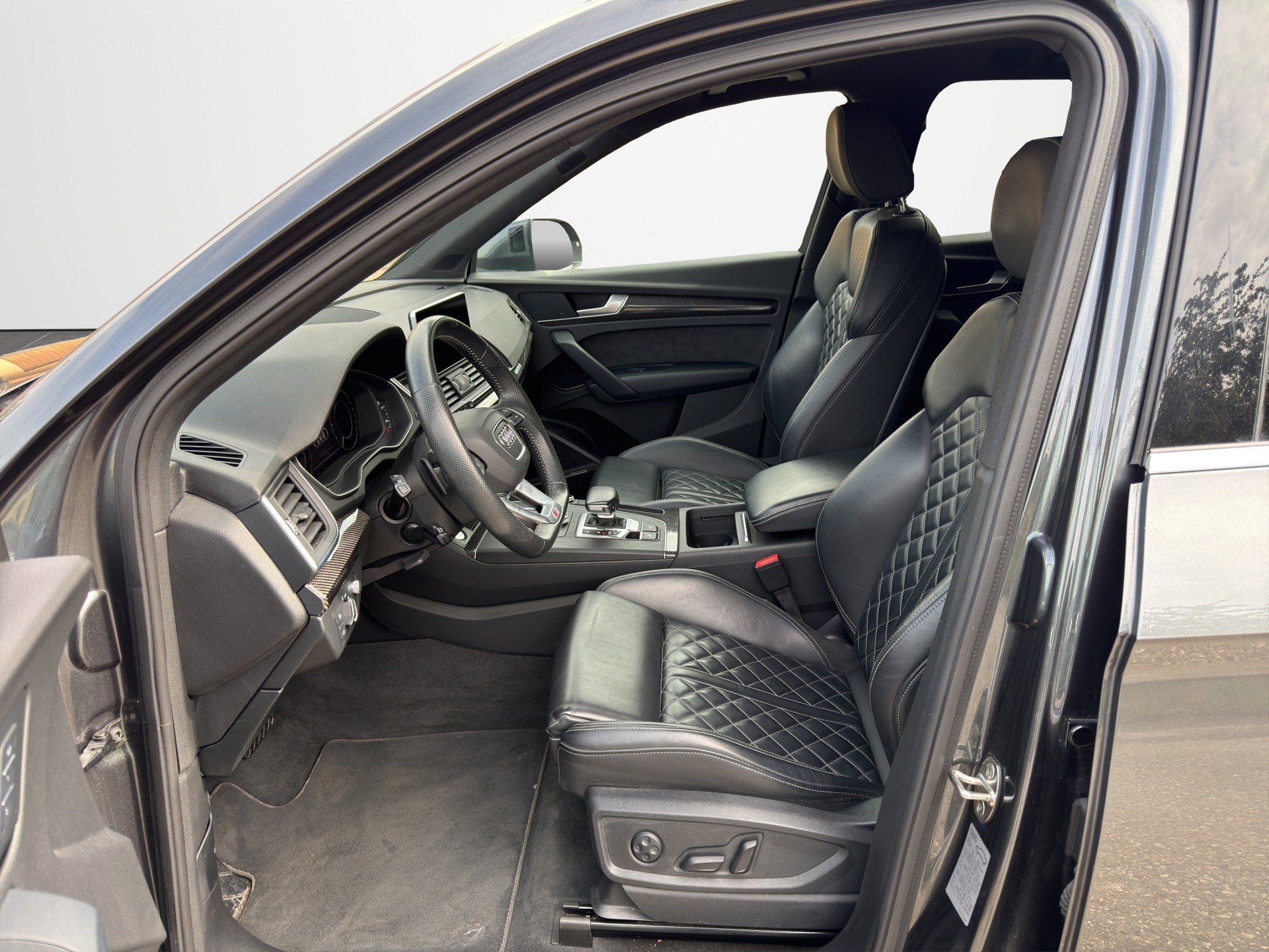 AUDI Q5 55 TFSI e sport quattro-image-9