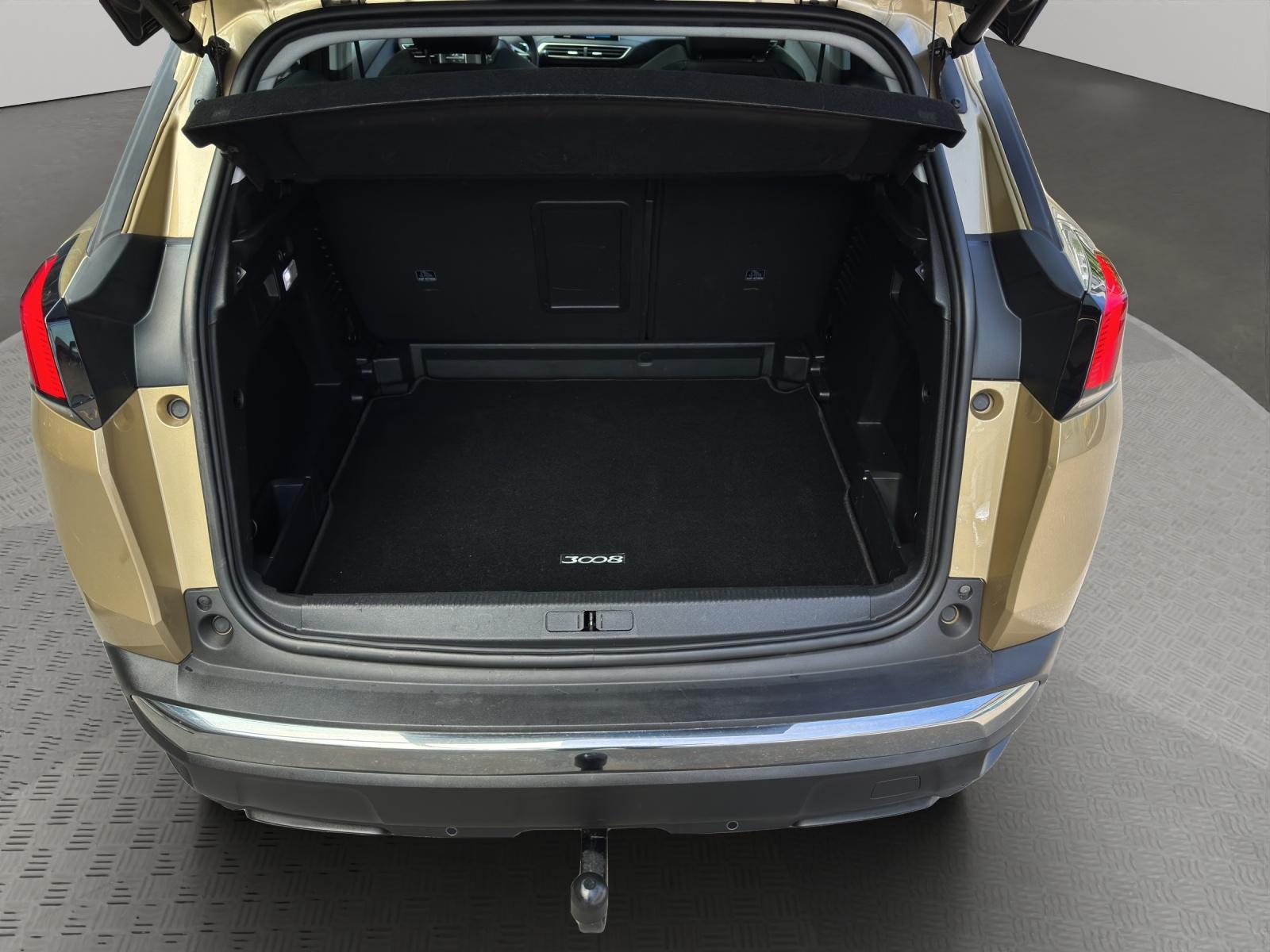 PEUGEOT 3008 1.6 BlueHDi Allure-image-10