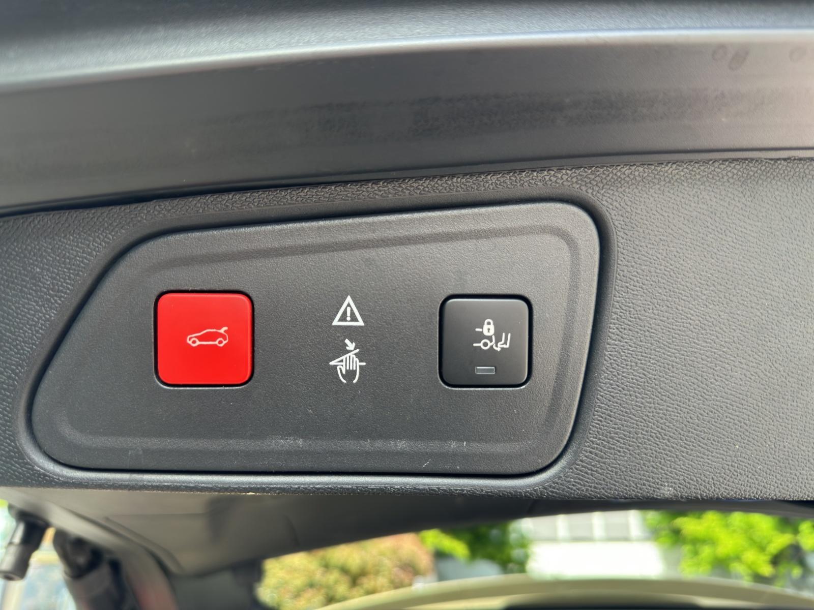 PEUGEOT 3008 1.6 BlueHDi Allure-image-11