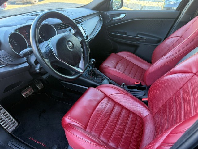 ALFA ROMEO Giulietta 1750 TBi Veloce TCT-image-4