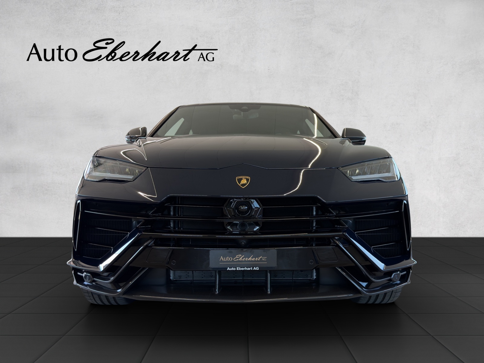 LAMBORGHINI Urus Performante-showroom-element-3
