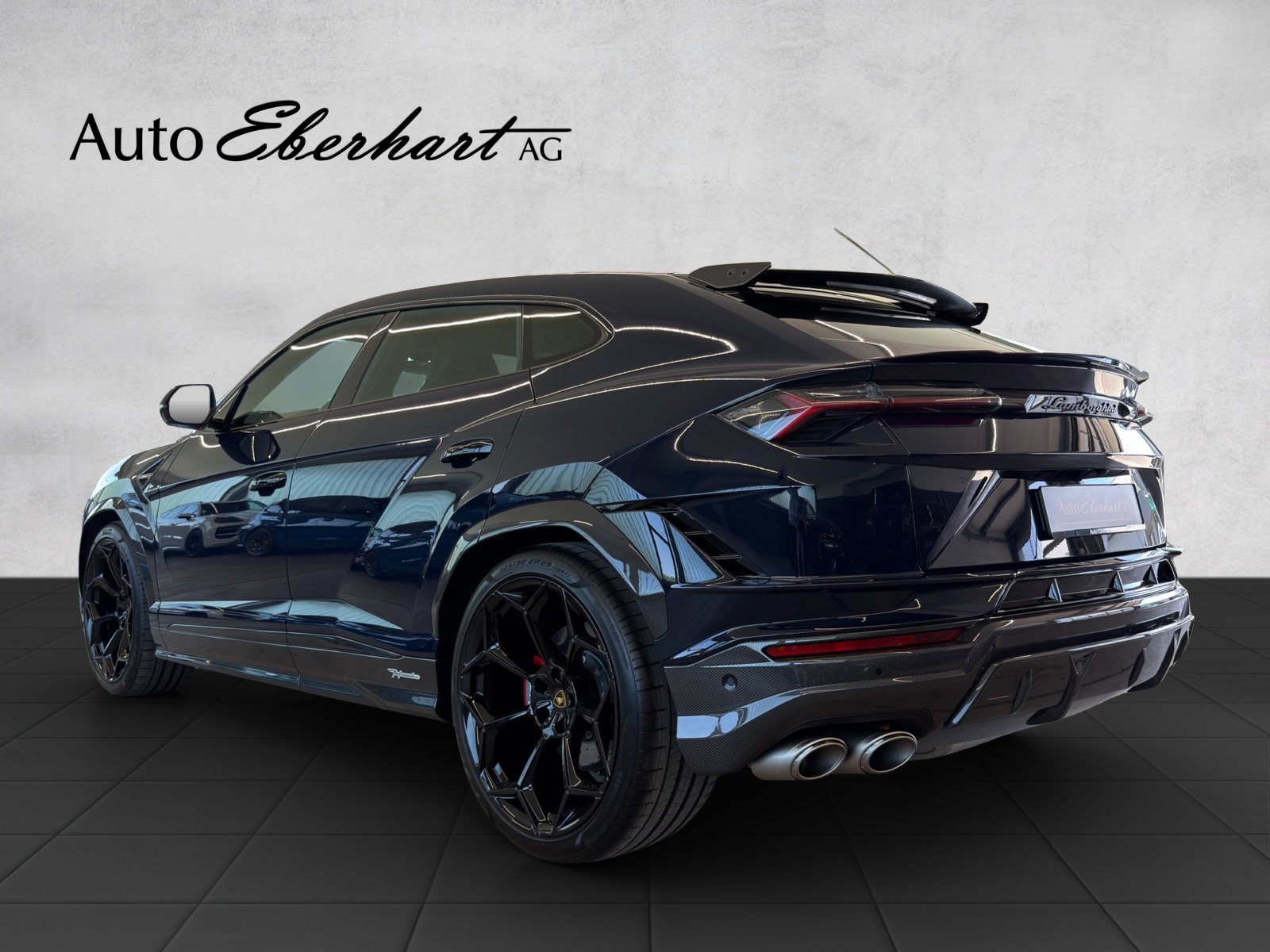 LAMBORGHINI Urus Performante-showroom-element-1
