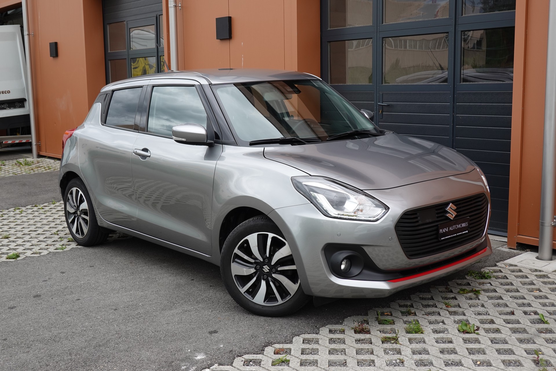 SUZUKI Swift 1.0 12V Compact Top Automatic - "CH Auto * Keyless * GPS * Caméra * Apple Car Play * Temp. Adapt"-image-6