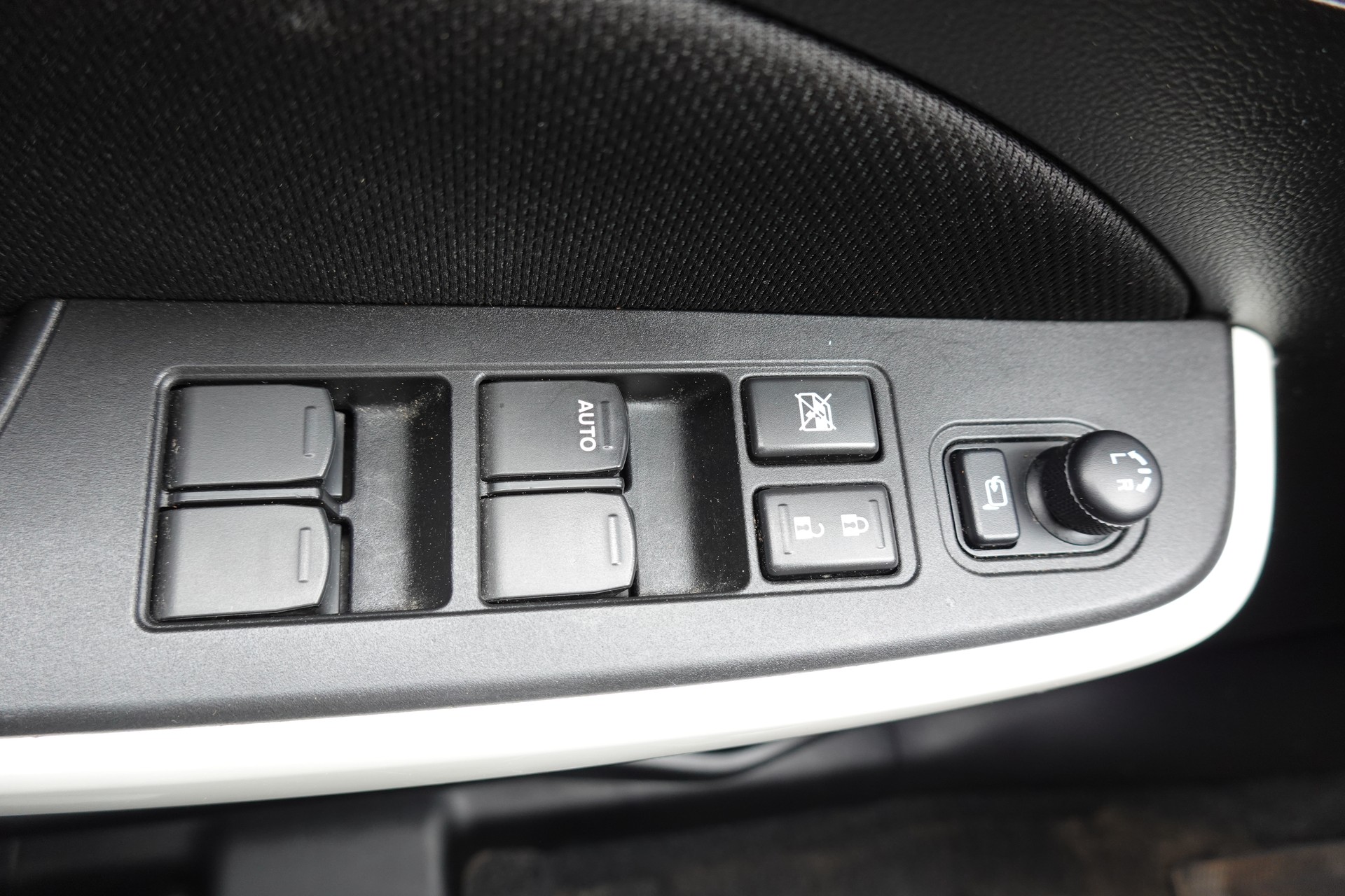 SUZUKI Swift 1.0 12V Compact Top Automatic - "CH Auto * Keyless * GPS * Caméra * Apple Car Play * Temp. Adapt"-image-20