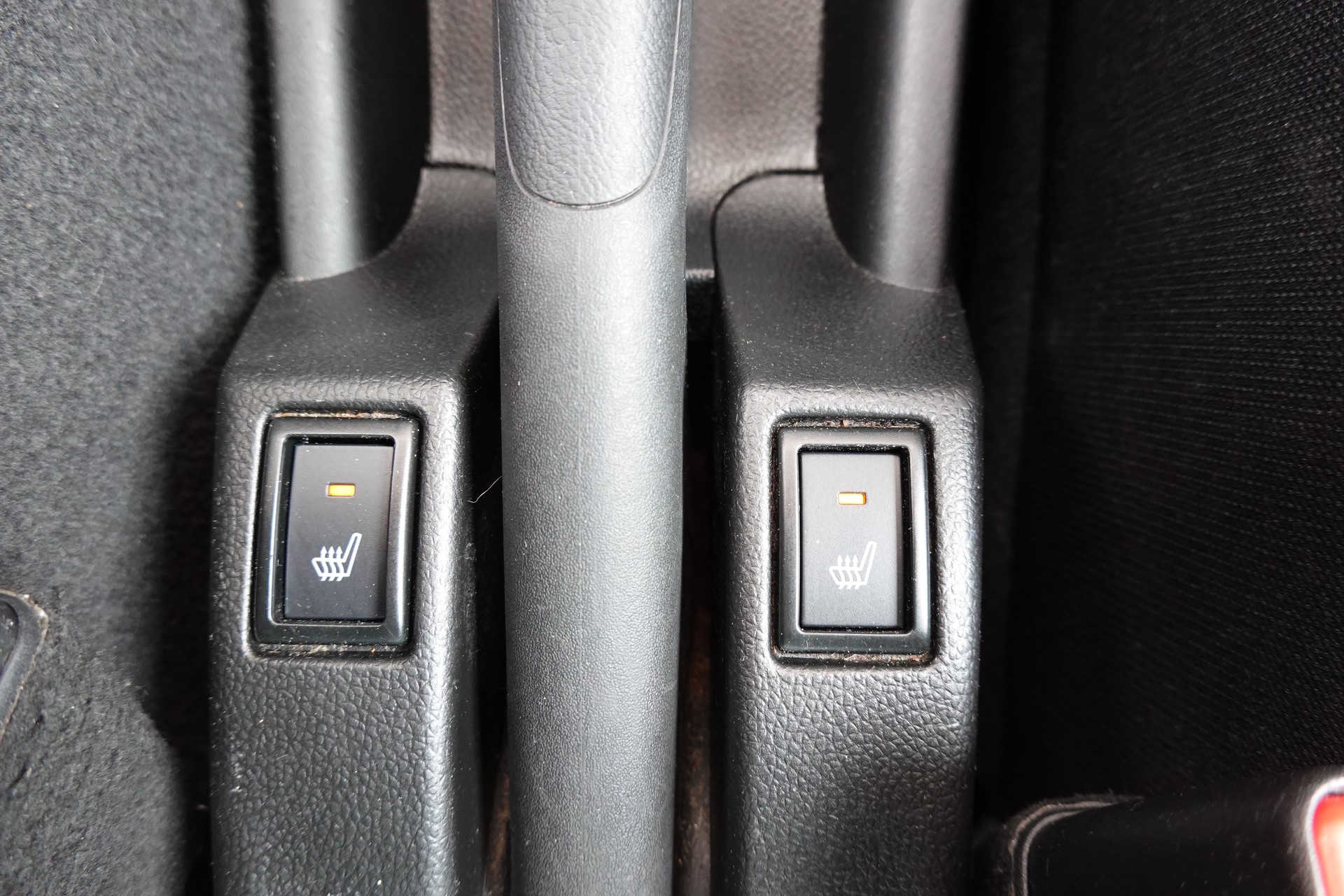 SUZUKI Swift 1.0 12V Compact Top Automatic - "CH Auto * Keyless * GPS * Caméra * Apple Car Play * Temp. Adapt"-image-19