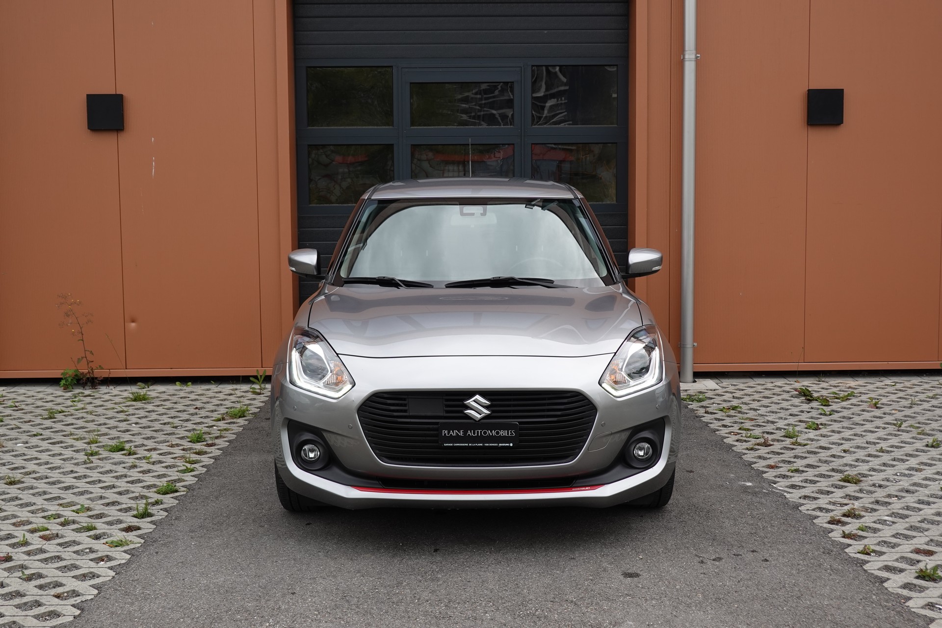 SUZUKI Swift 1.0 12V Compact Top Automatic - "CH Auto * Keyless * GPS * Caméra * Apple Car Play * Temp. Adapt"-image-1