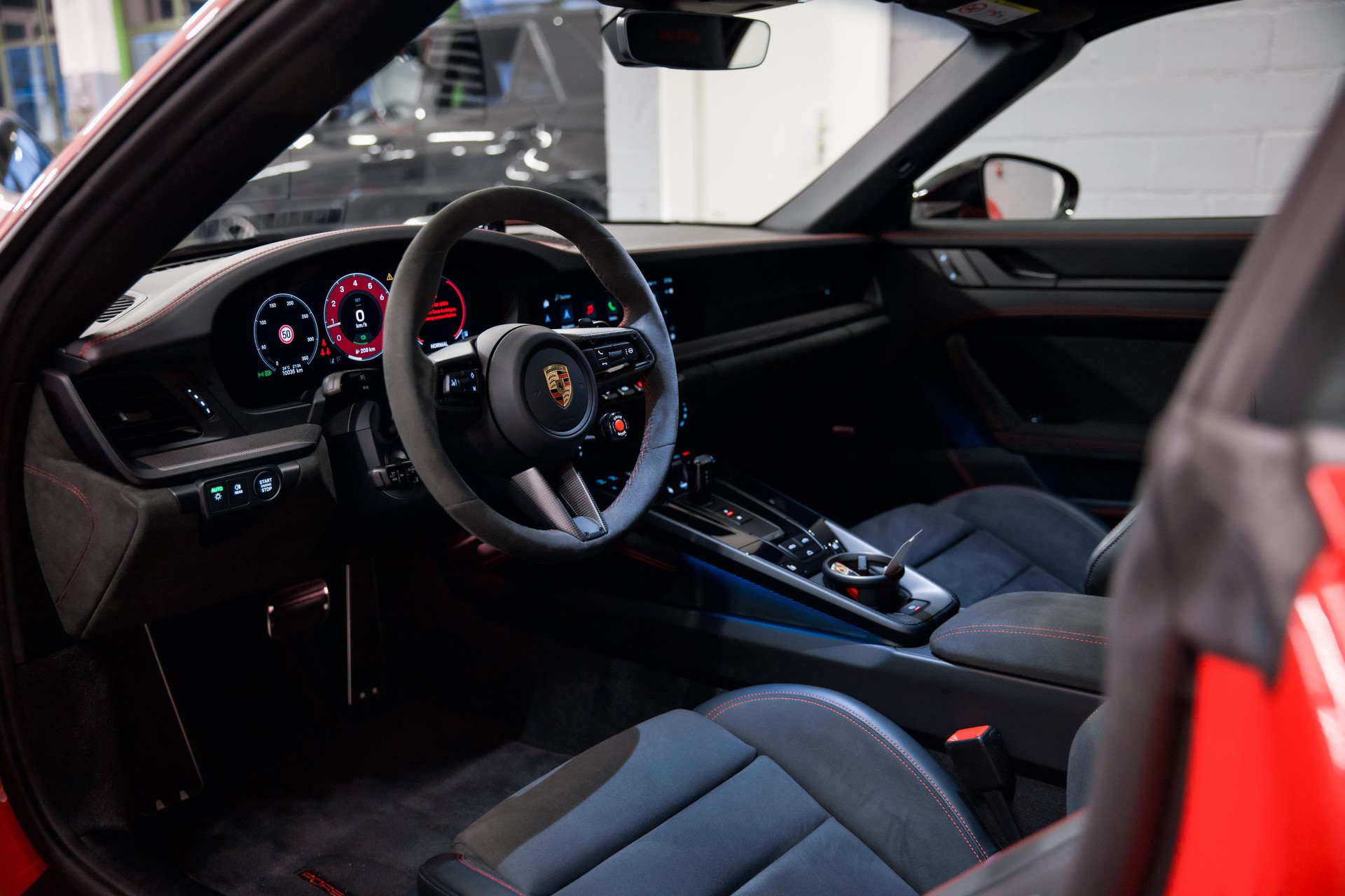 PORSCHE 911 Carrera 4 Cabriolet GTS PDK-image-17
