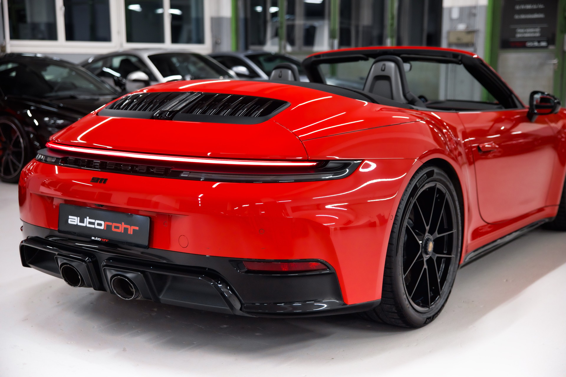 PORSCHE 911 Carrera 4 Cabriolet GTS PDK-image-10