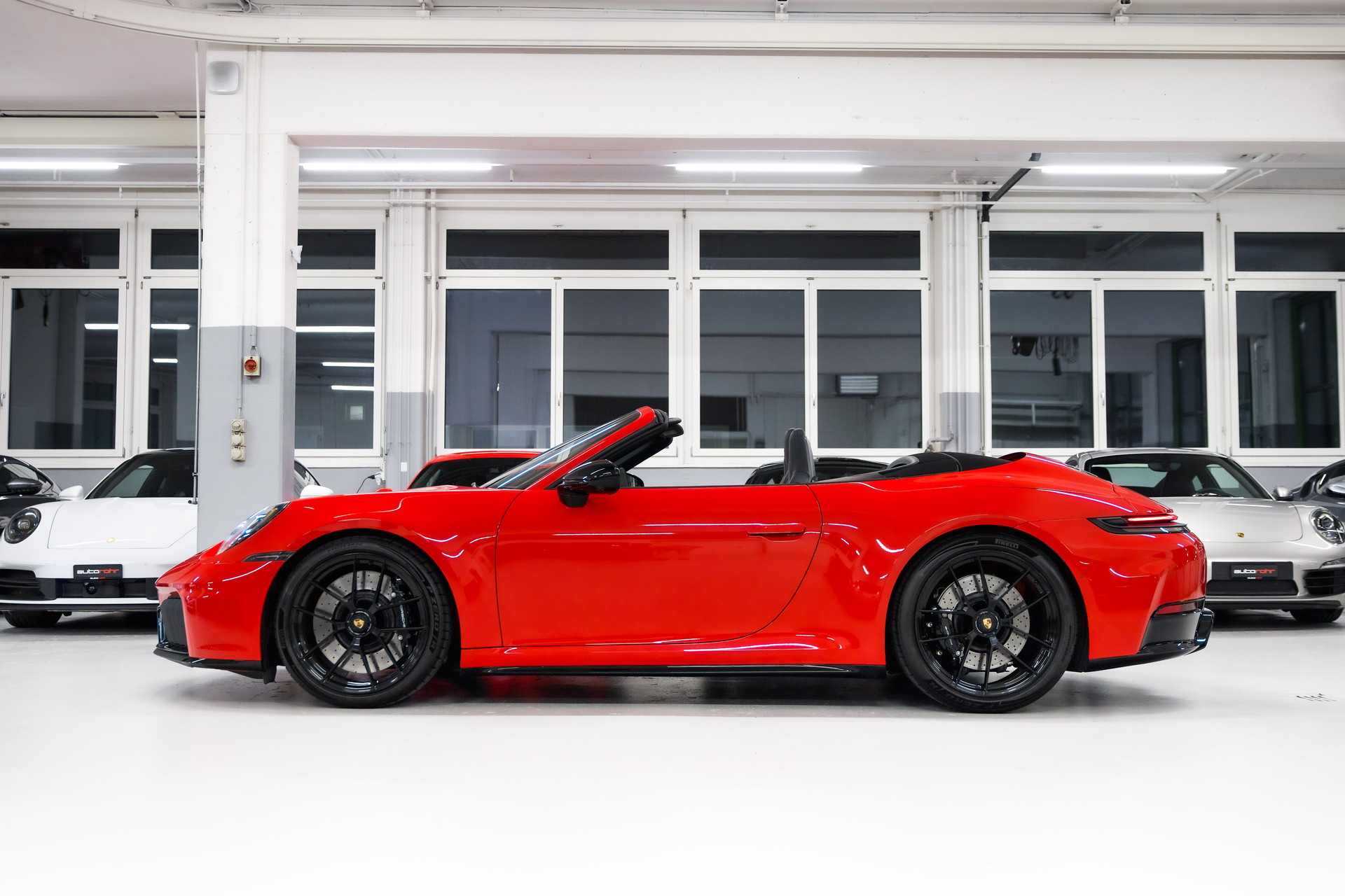 PORSCHE 911 Carrera 4 Cabriolet GTS PDK-image-4