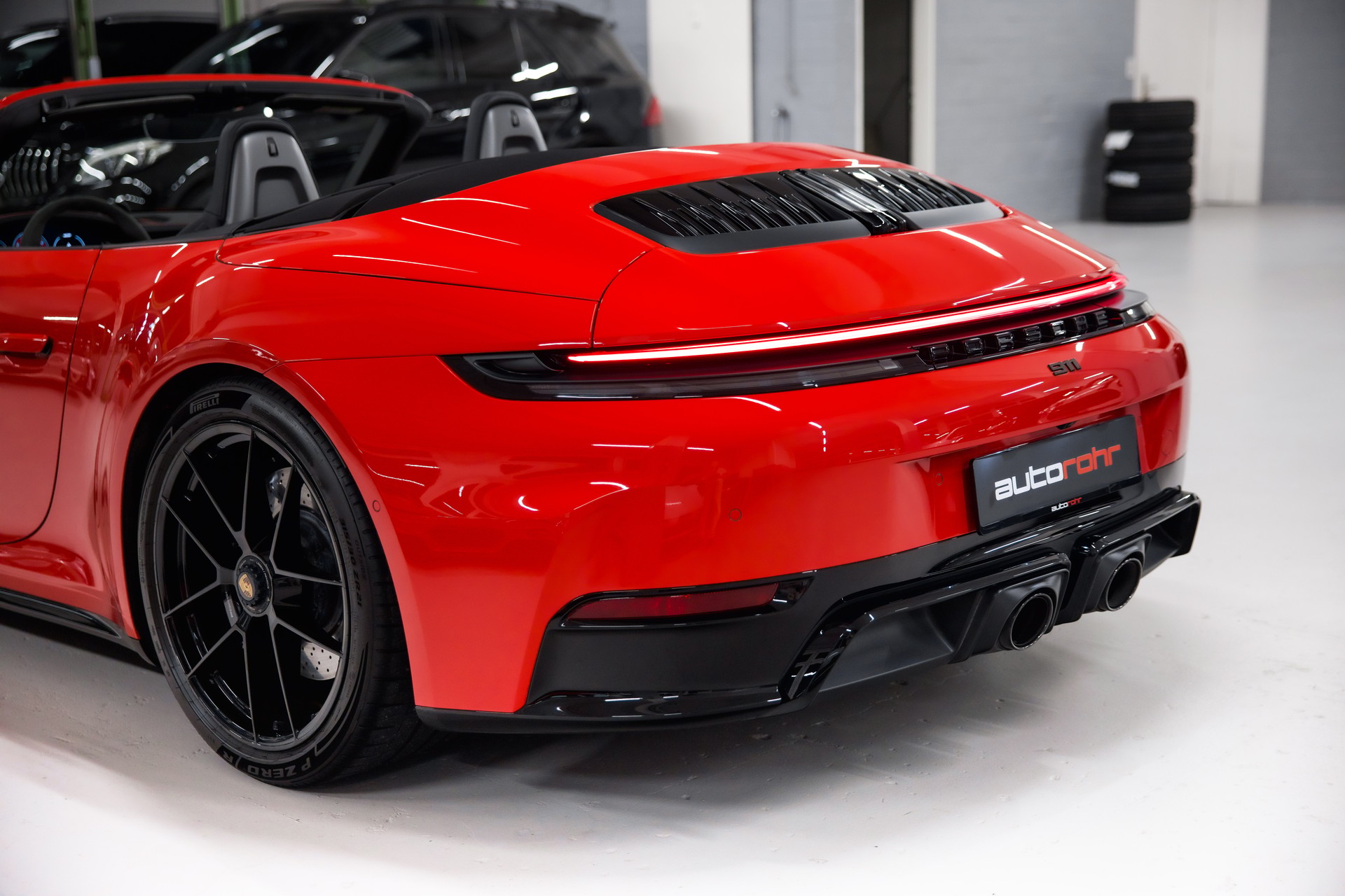 PORSCHE 911 Carrera 4 Cabriolet GTS PDK-image-11