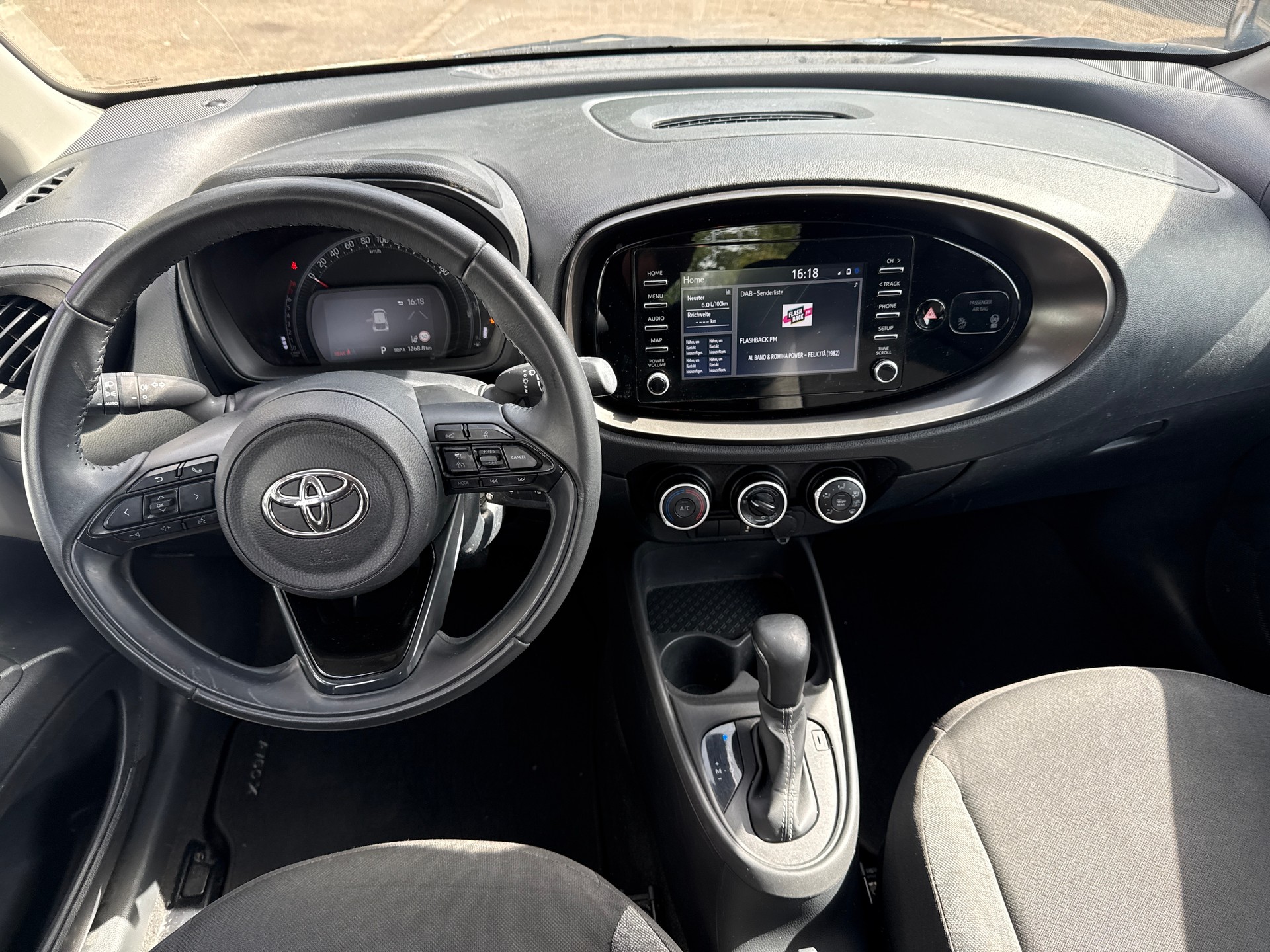 TOYOTA Aygo X 1.0 VVT-i Comfort CVT-image-7