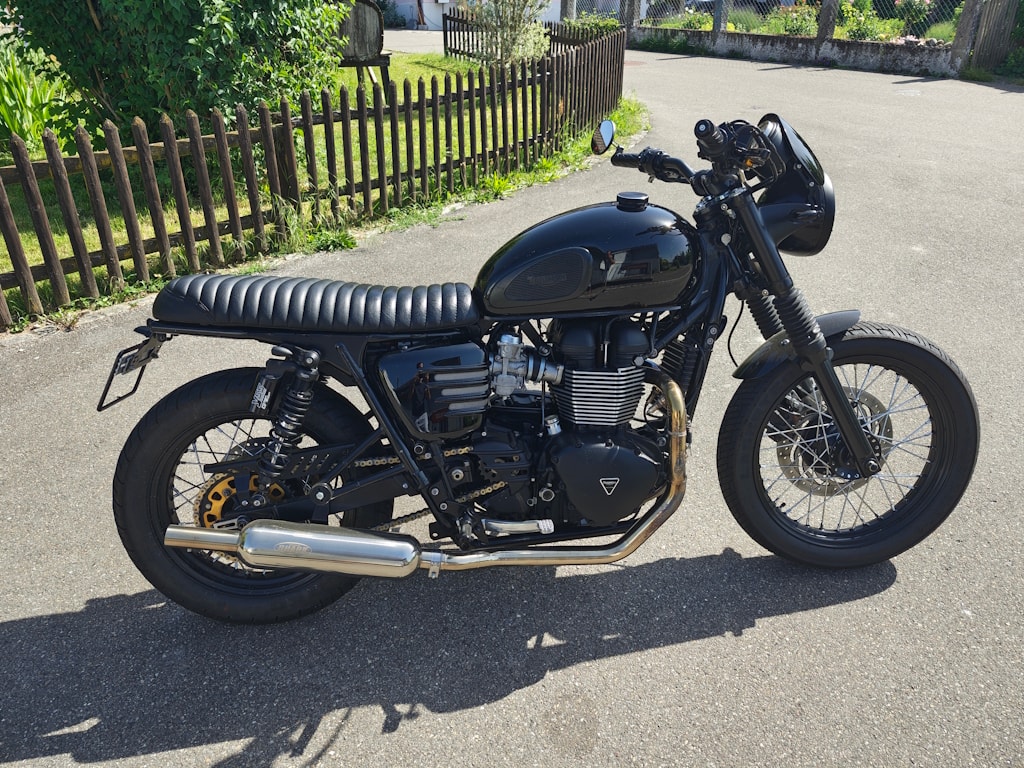 TRIUMPH Bonneville 900 T100-image-0