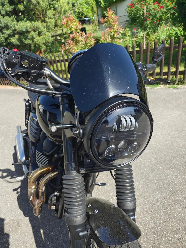 TRIUMPH Bonneville 900 T100-image-4