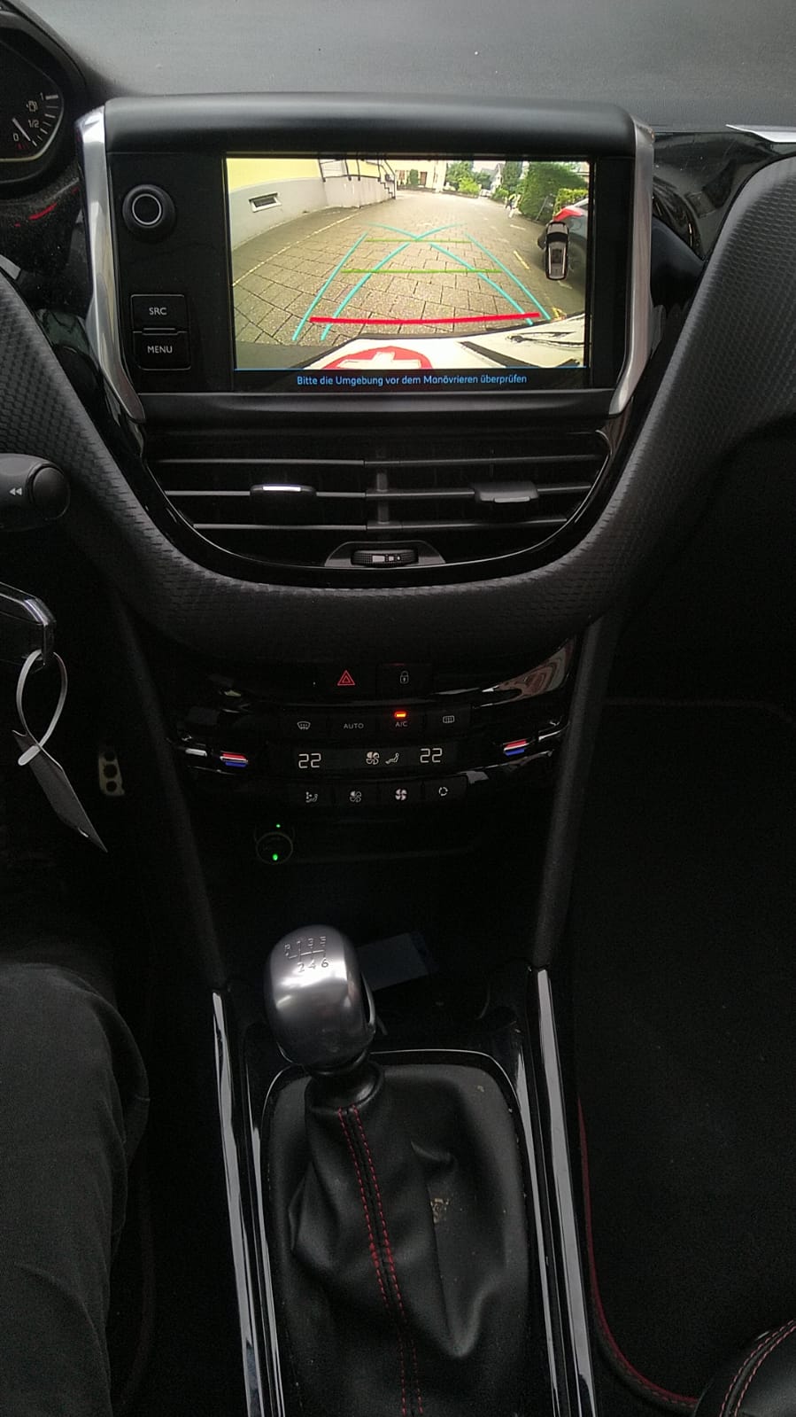 PEUGEOT 2008 1.2 PureTech GT Line-image-10