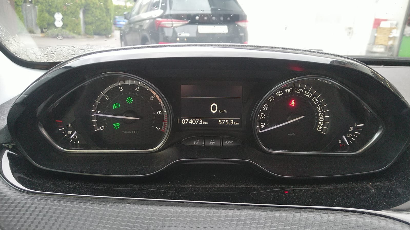 PEUGEOT 2008 1.2 PureTech GT Line-image-11