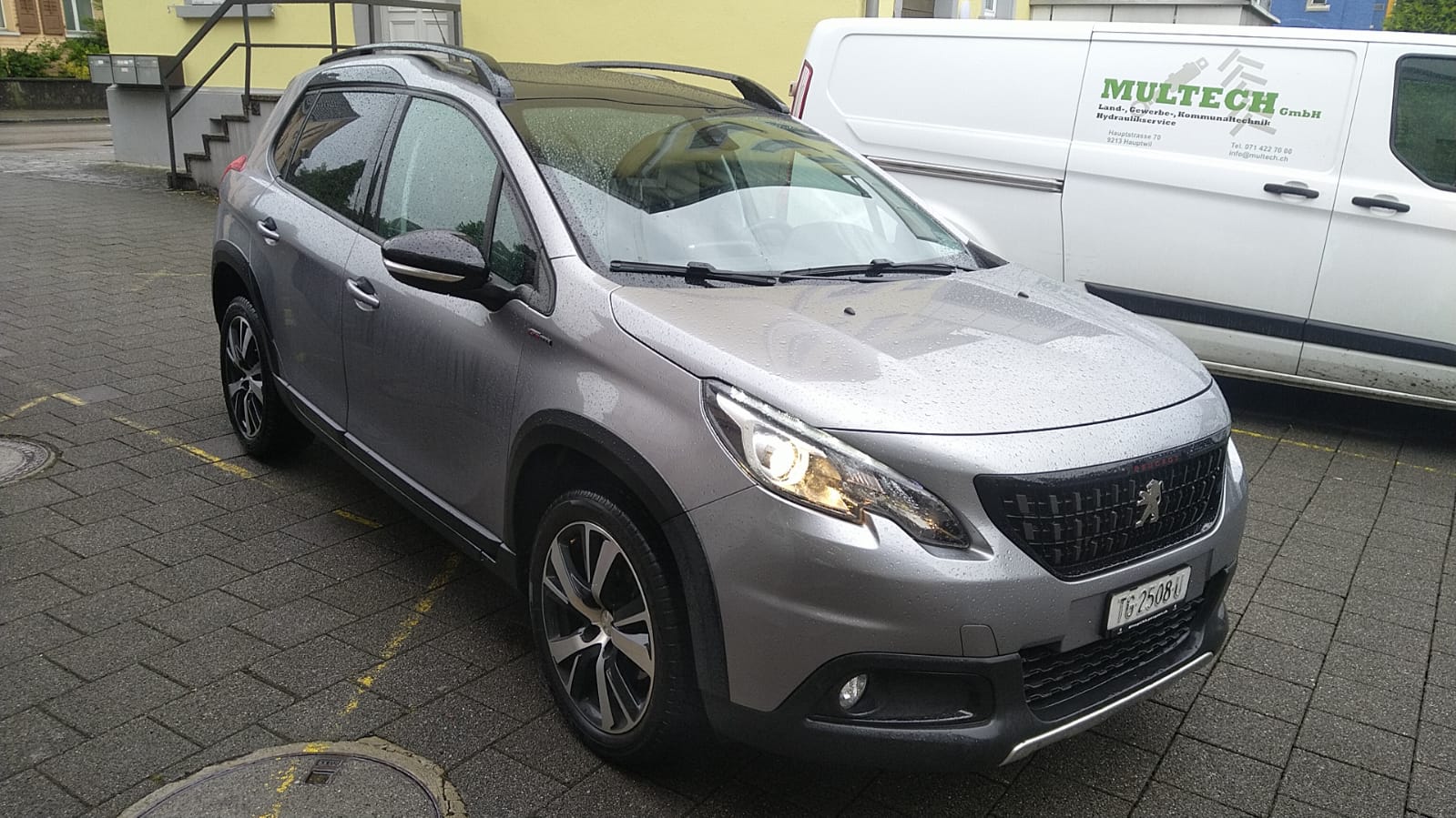 PEUGEOT 2008 1.2 PureTech GT Line-image-2