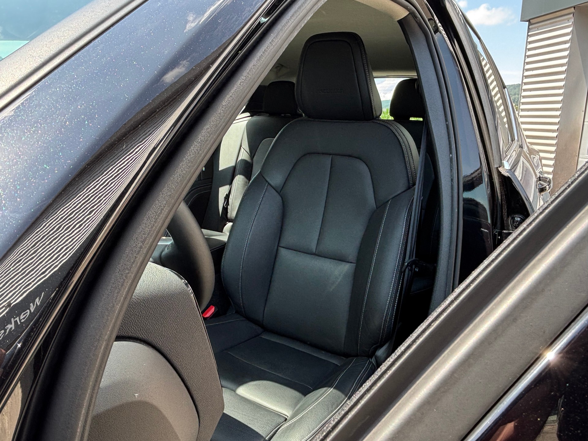 VOLVO XC40 2.0 T4 Inscription AWD-showroom-element-3