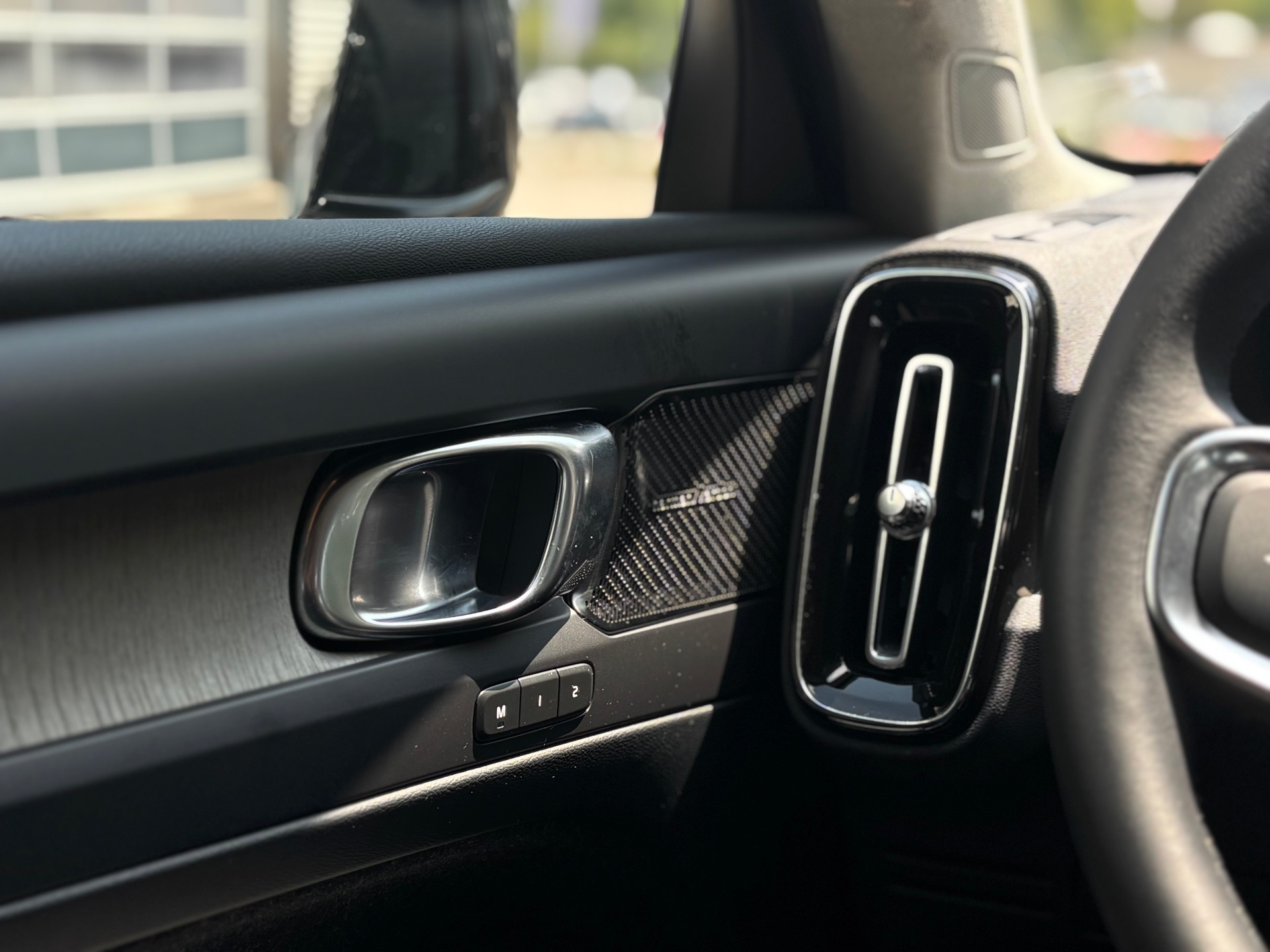 VOLVO XC40 2.0 T4 Inscription AWD-image-15