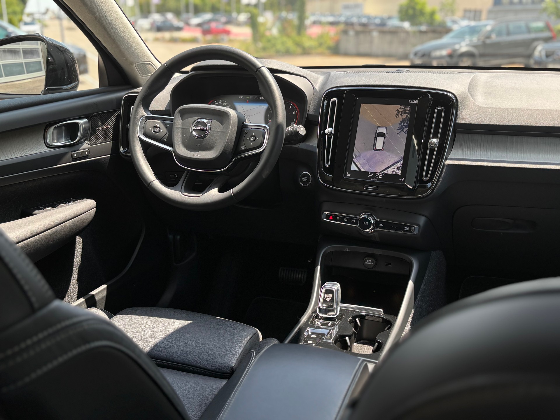VOLVO XC40 2.0 T4 Inscription AWD-image-13