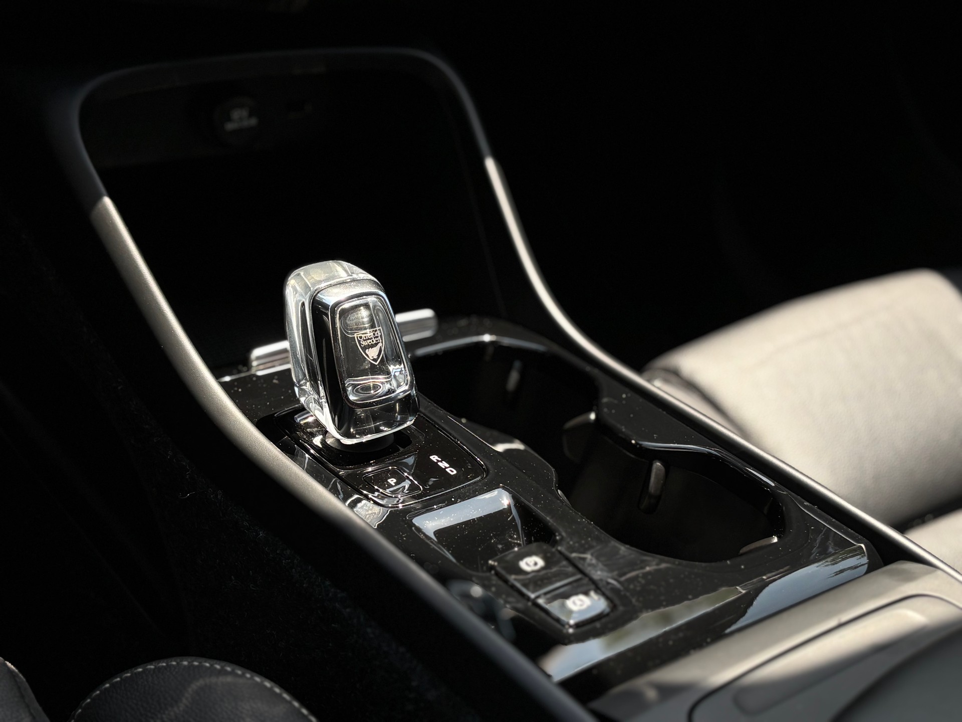 VOLVO XC40 2.0 T4 Inscription AWD-image-16