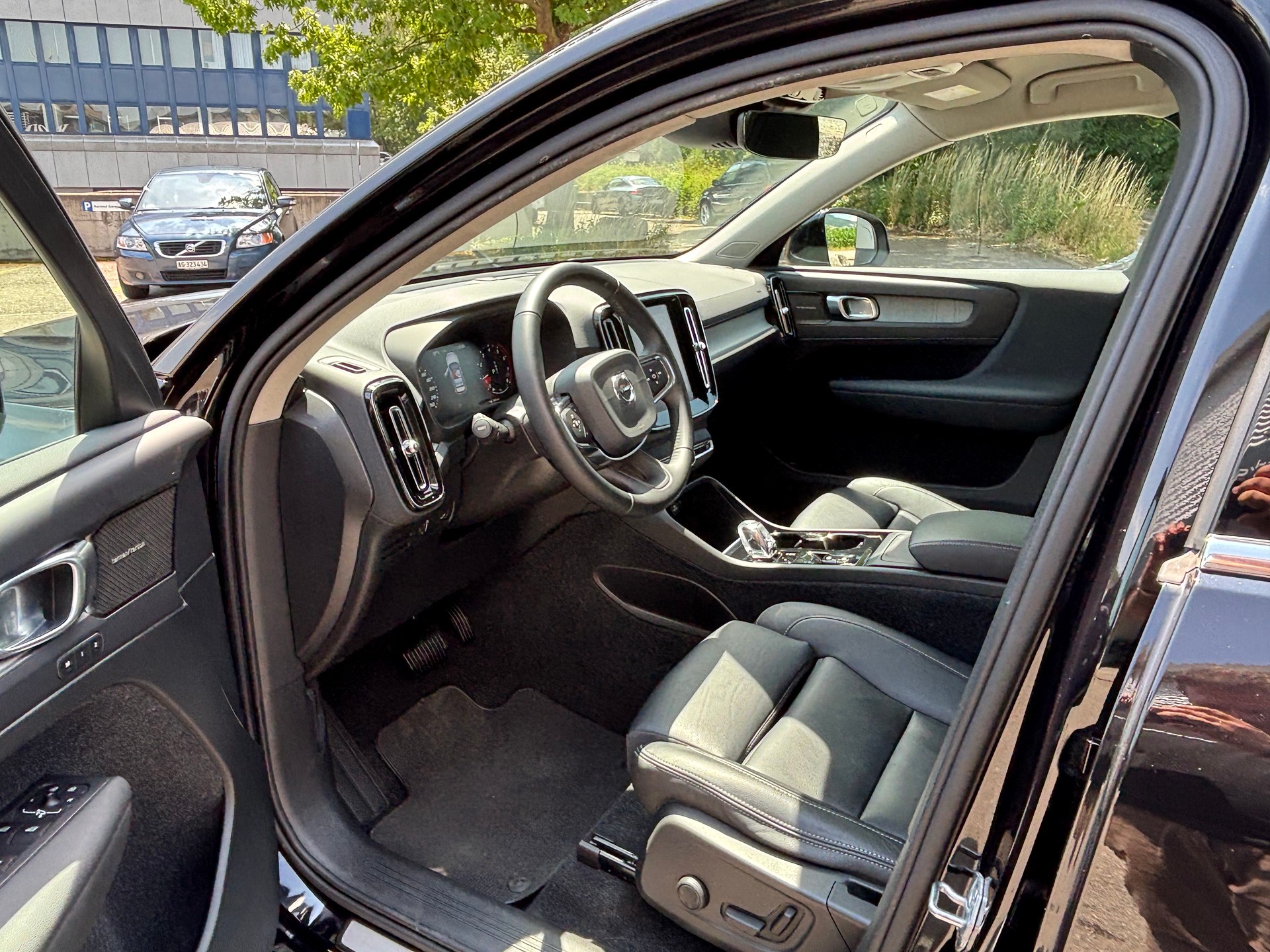 VOLVO XC40 2.0 T4 Inscription AWD-showroom-element-2