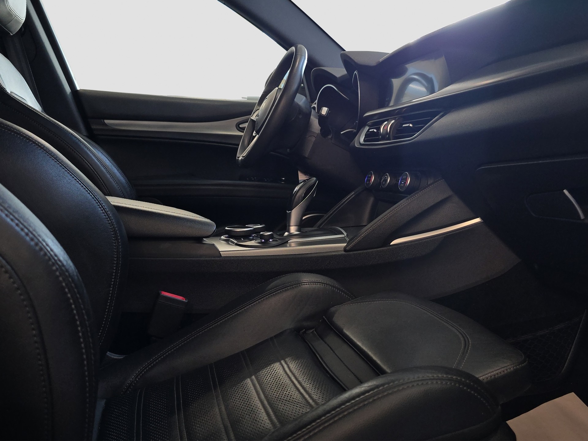 ALFA ROMEO Stelvio 2.0 Super Q4 Automatic-image-14