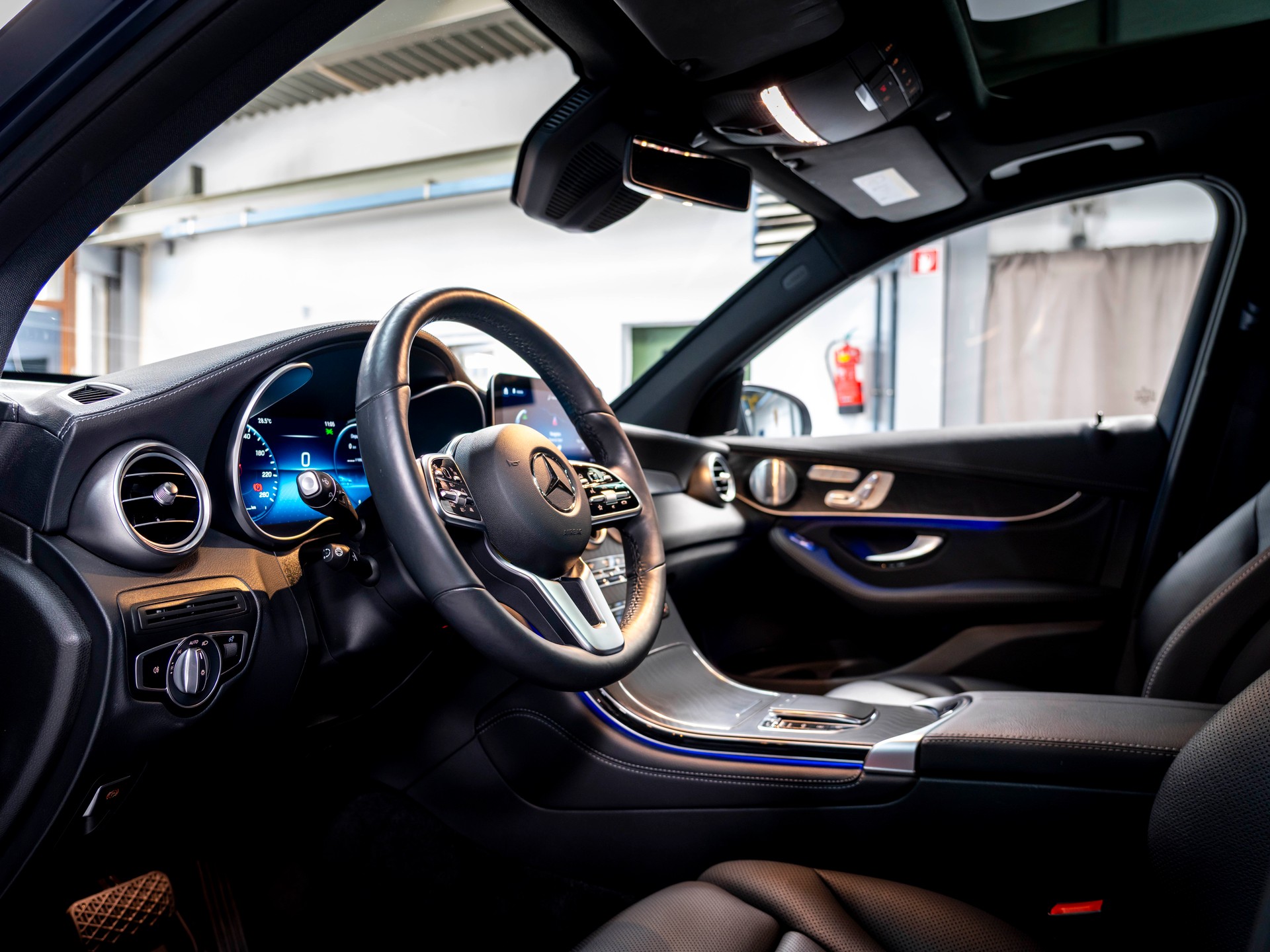 MERCEDES-BENZ GLC 400 d 4Matic AMG Line 9G-Tronic-image-13