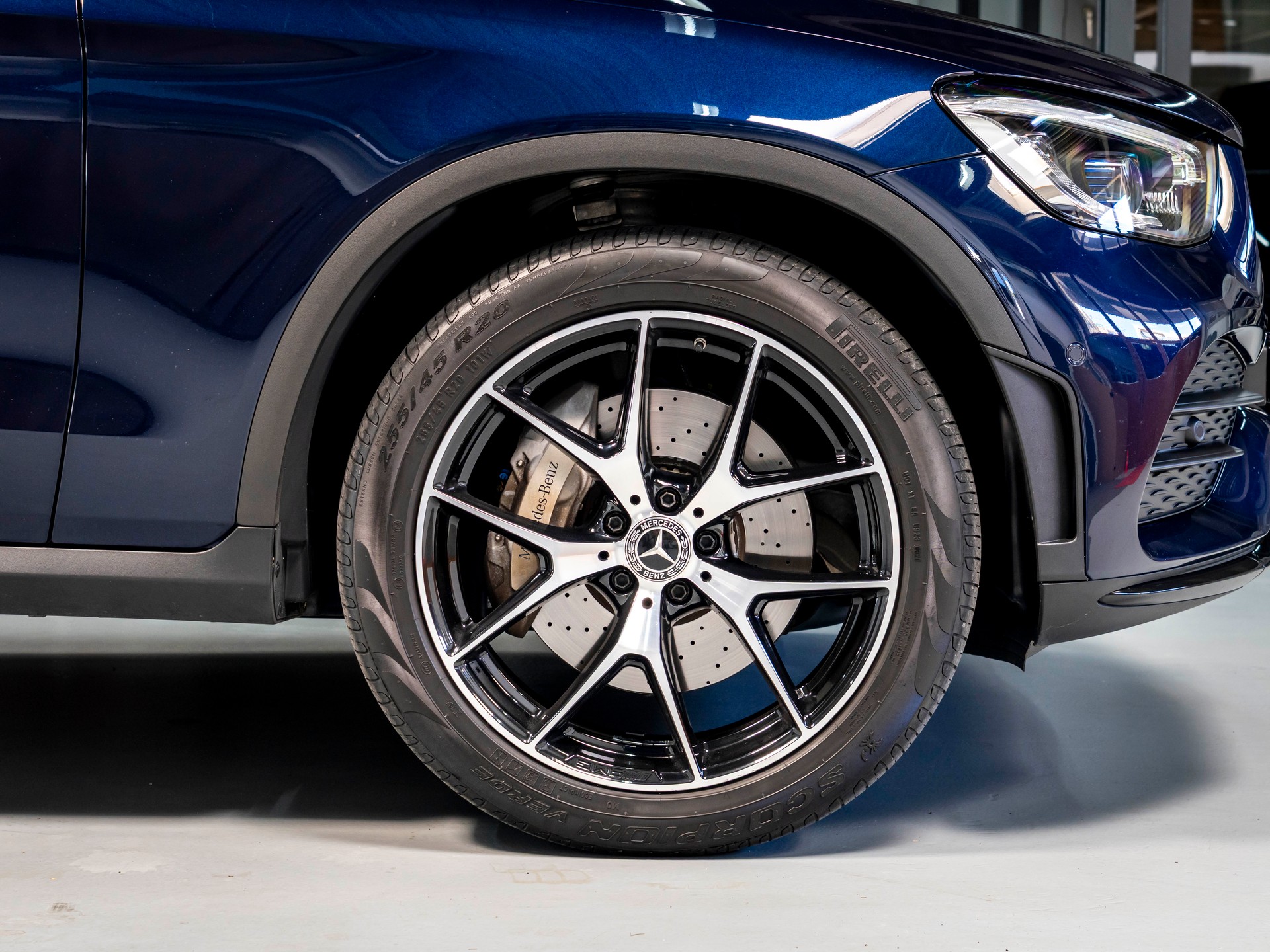 MERCEDES-BENZ GLC 400 d 4Matic AMG Line 9G-Tronic-image-8