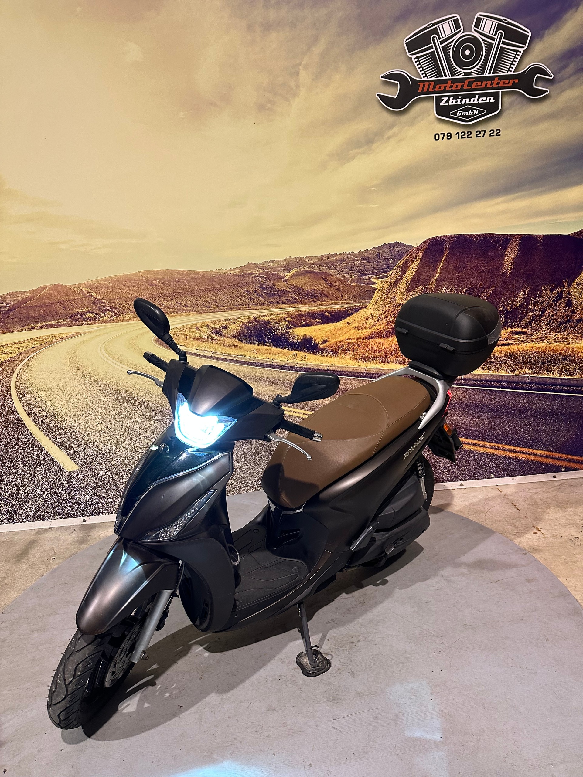 KYMCO People S 125i ABS Topcase/Windschild-image-3