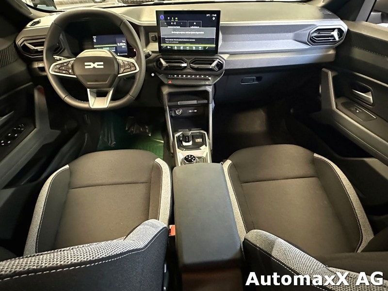 DACIA Duster 1.2 Hybrid Journey 4WD-image-11