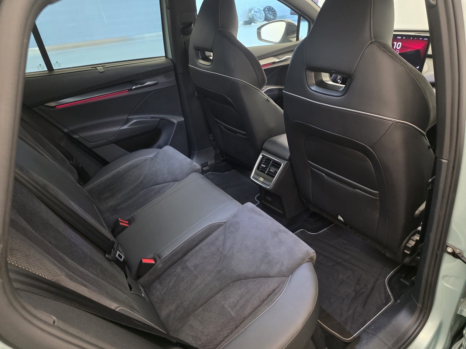 SKODA Enyaq iV 80x SportLine-image-13