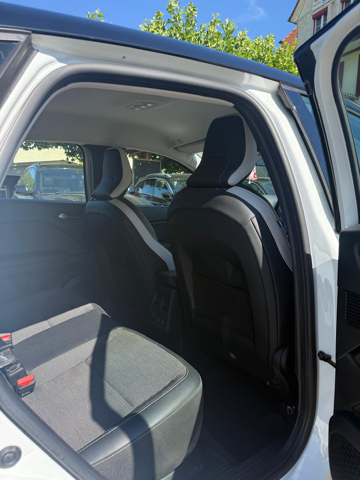 RENAULT Captur 1.3 TCe EDC Intens EDC-image-12