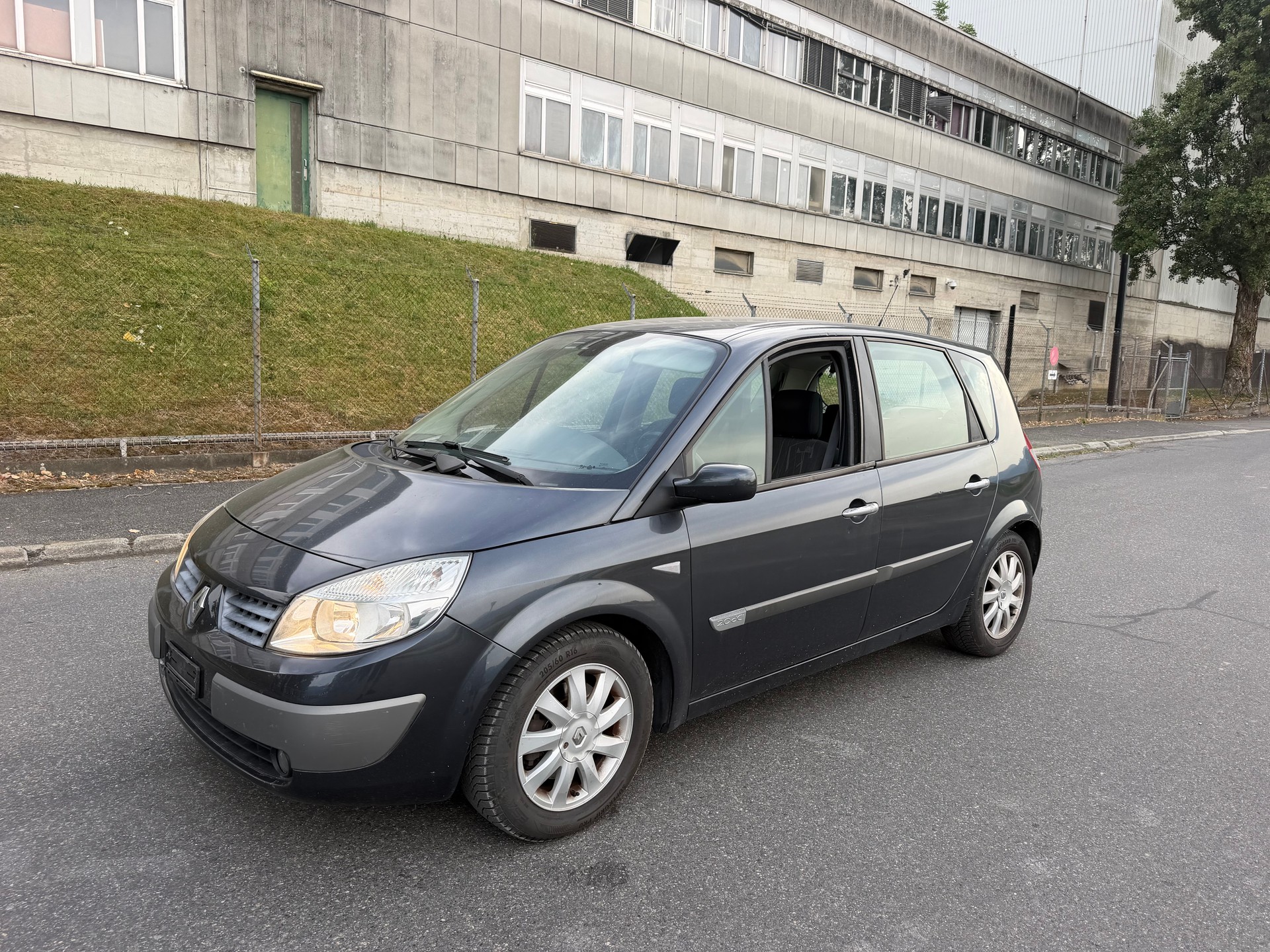 RENAULT Scénic 2.0 dCi Dynamique