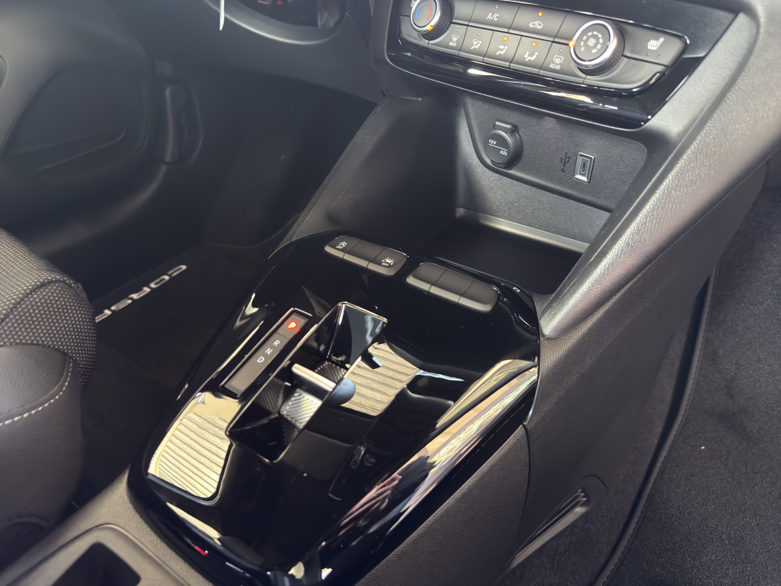 OPEL Corsa F 1.2 Turbo Hybrid VIVA-image-23