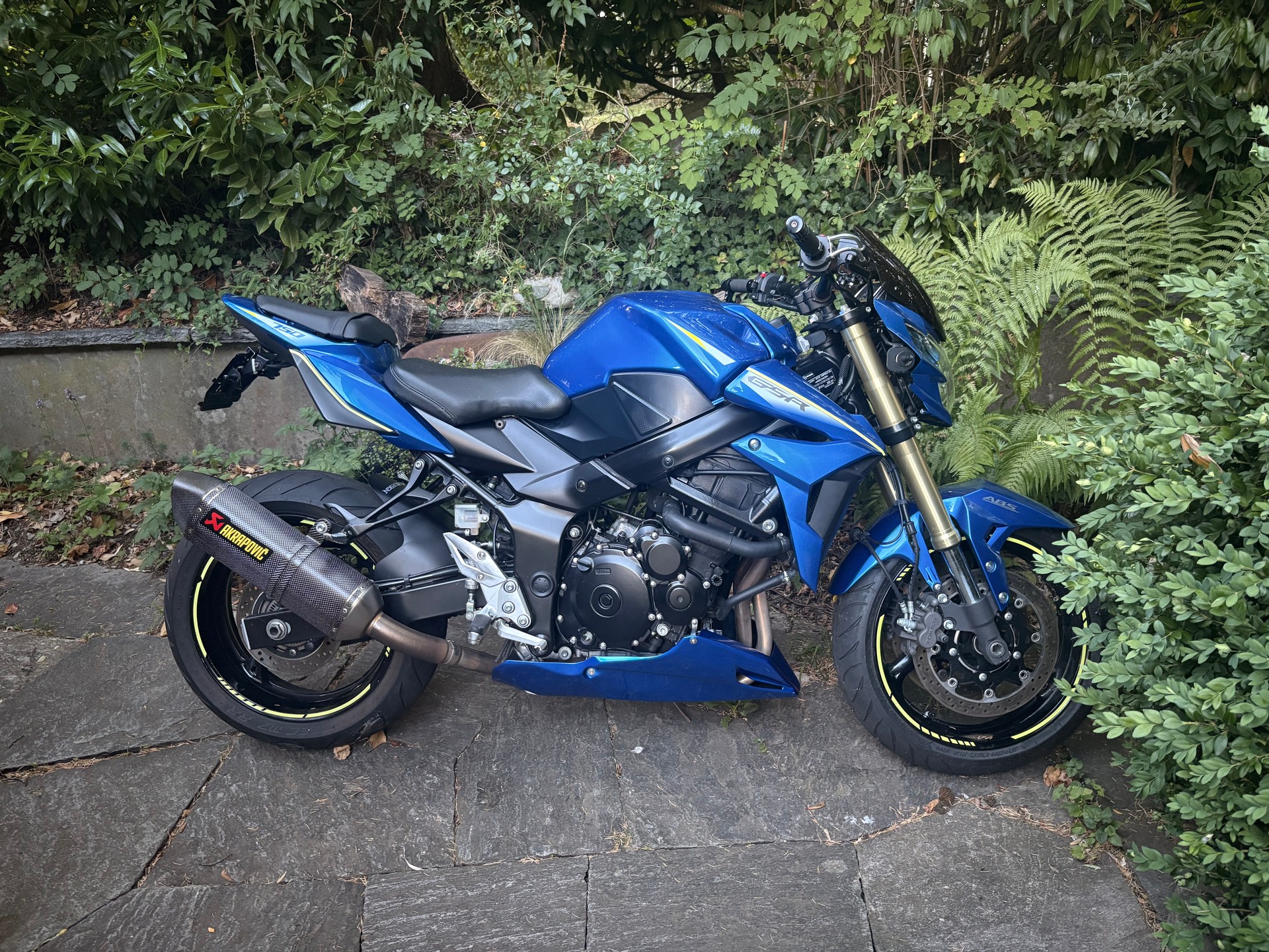 SUZUKI GSR 750 ABS-image-0