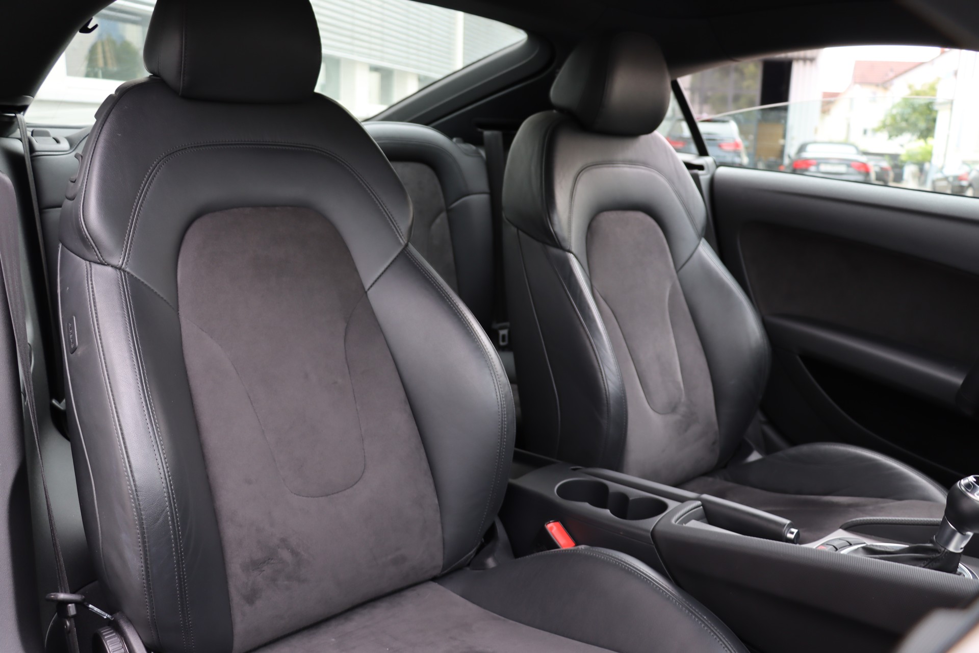 AUDI TT Coupé 1.8 TFSI S-tronic-image-4