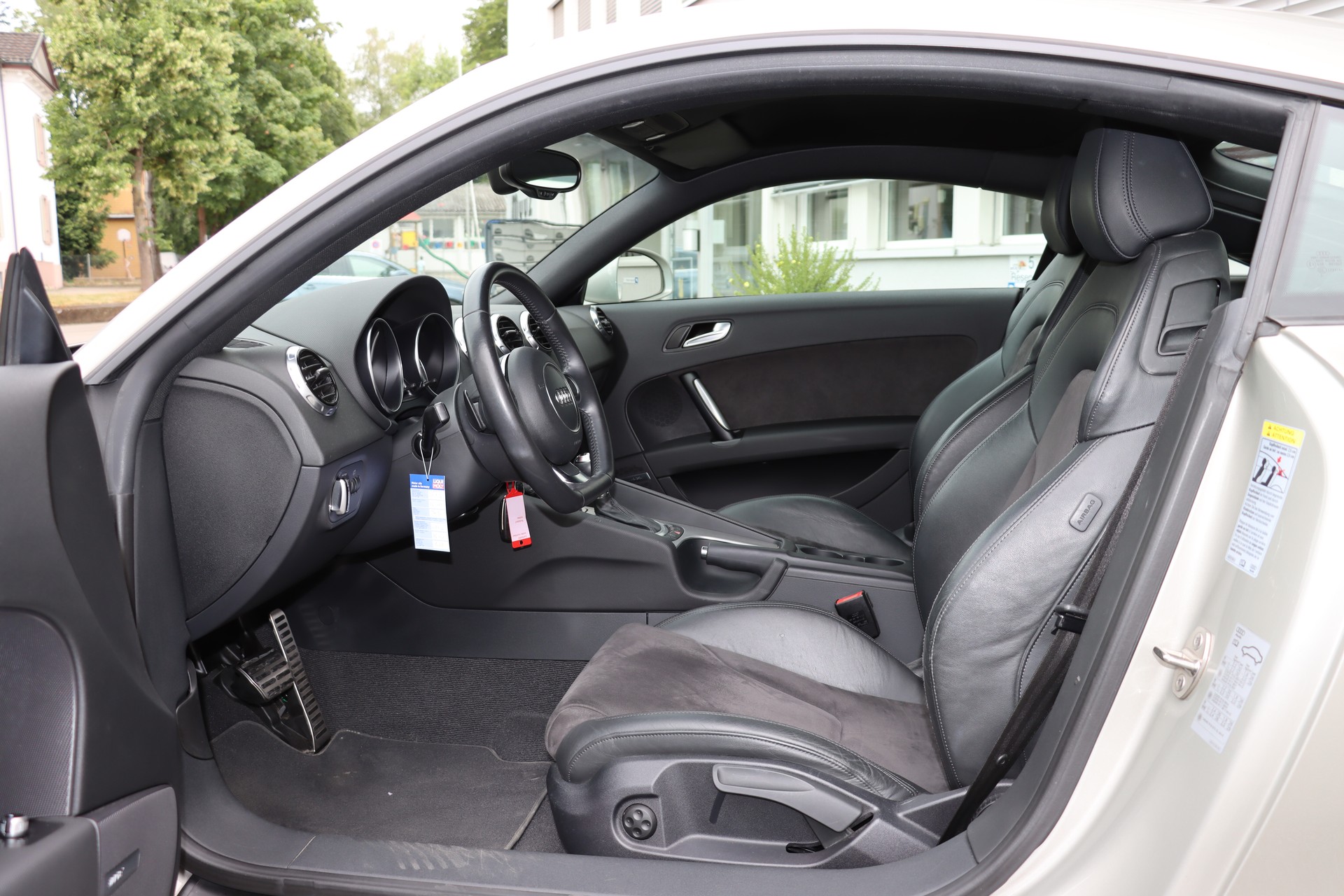 AUDI TT Coupé 1.8 TFSI S-tronic-image-6